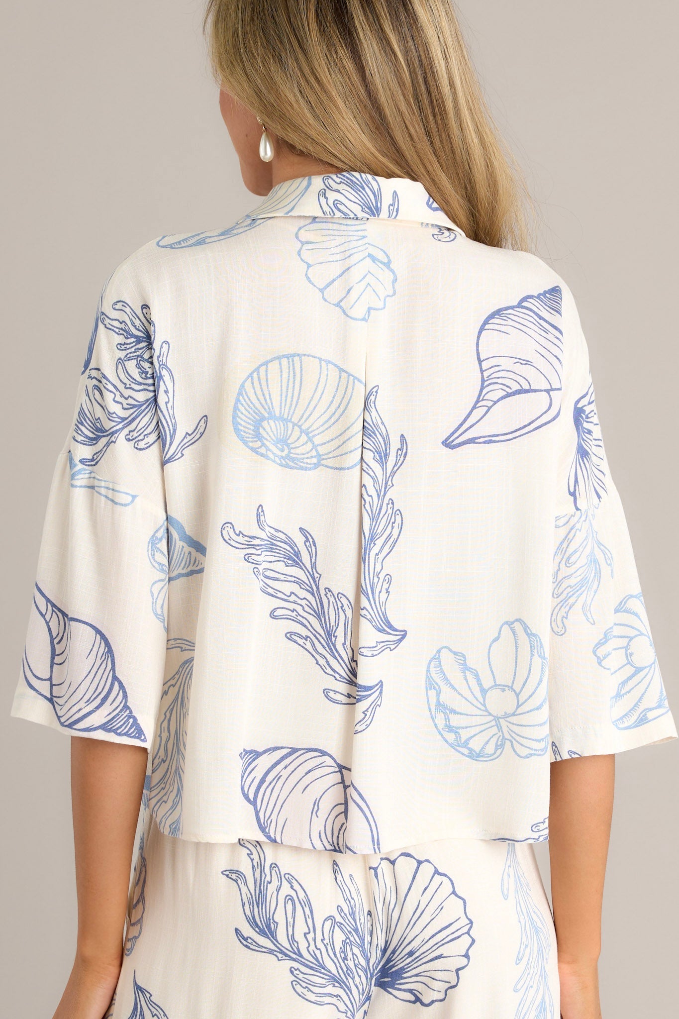 Shoreline Seashell Blue Tropical Print Top
