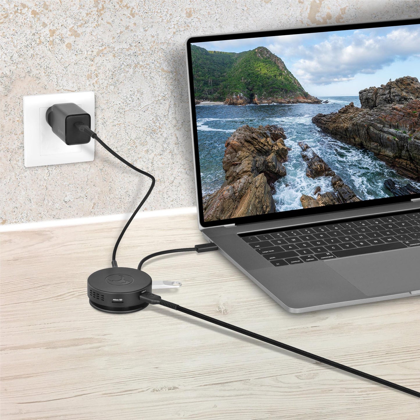 Bonelk USB-C to 6in1 Multiport Travel Hub (Black)