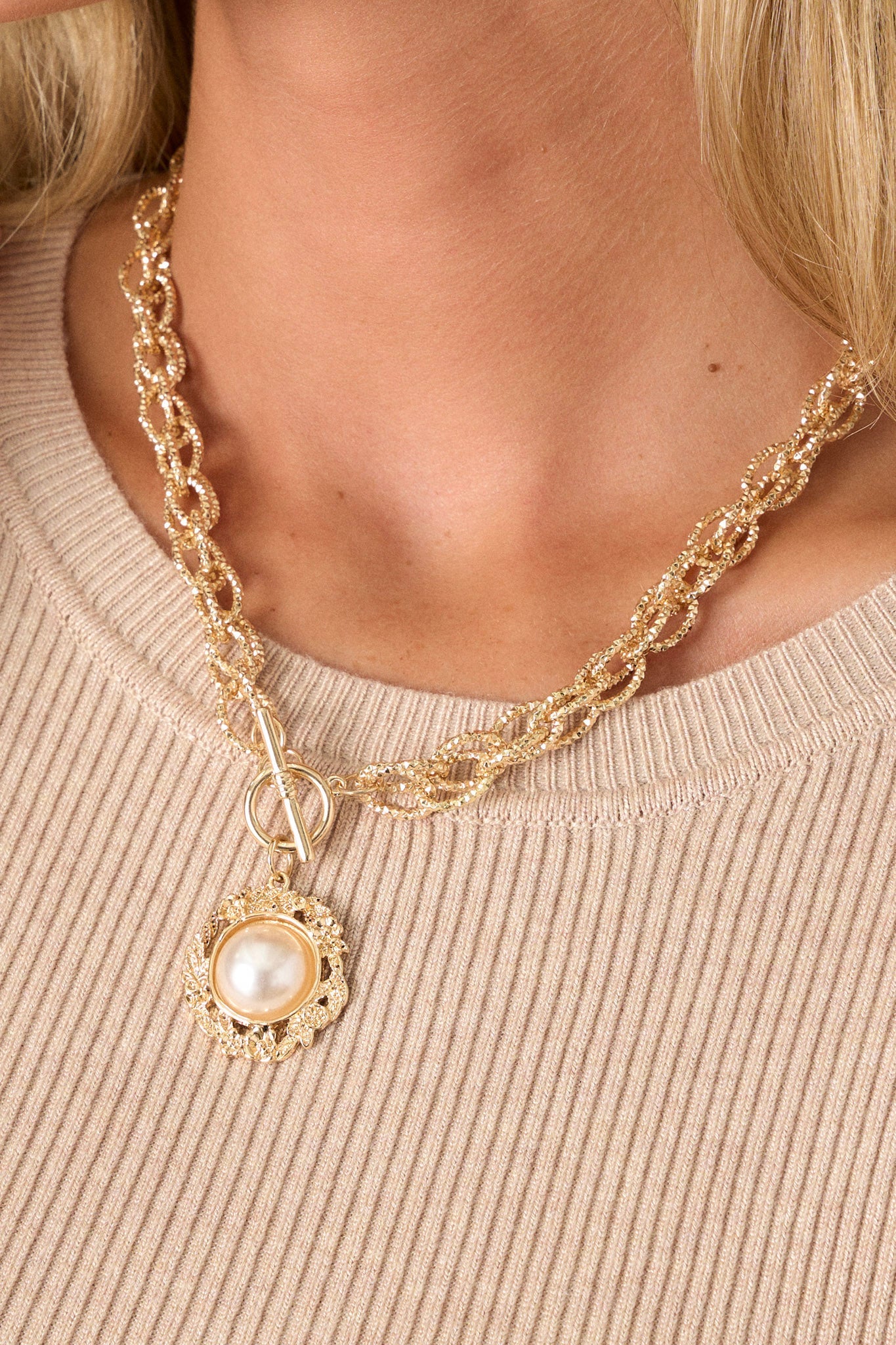 The World At Large Gold Chain Pearl Necklace