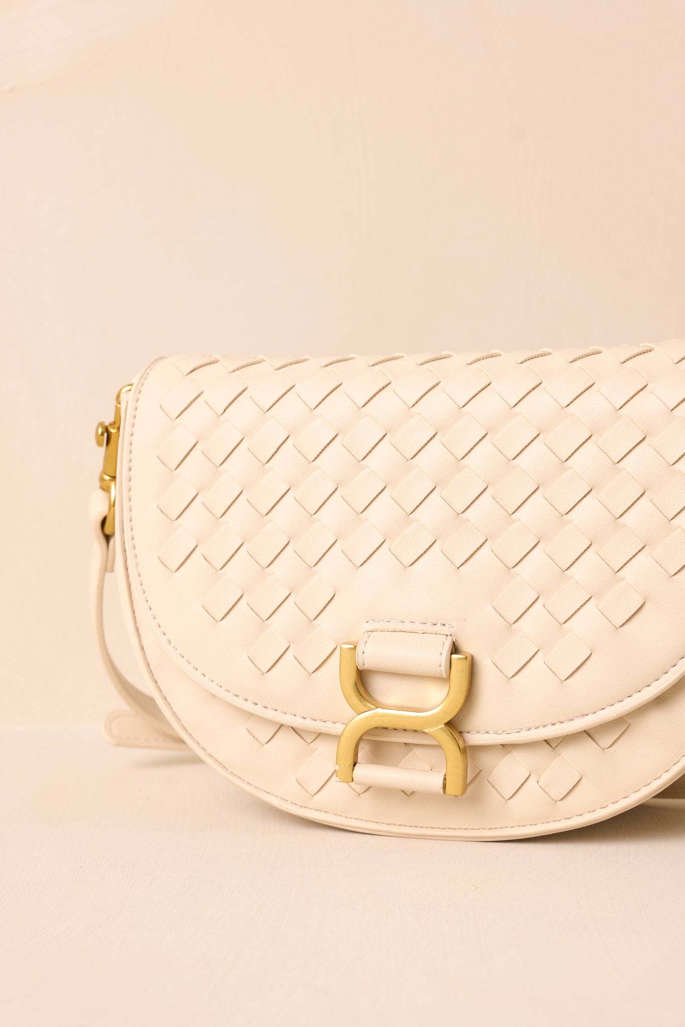 Tempest’s Call Beige Woven Faux Leather Handbag