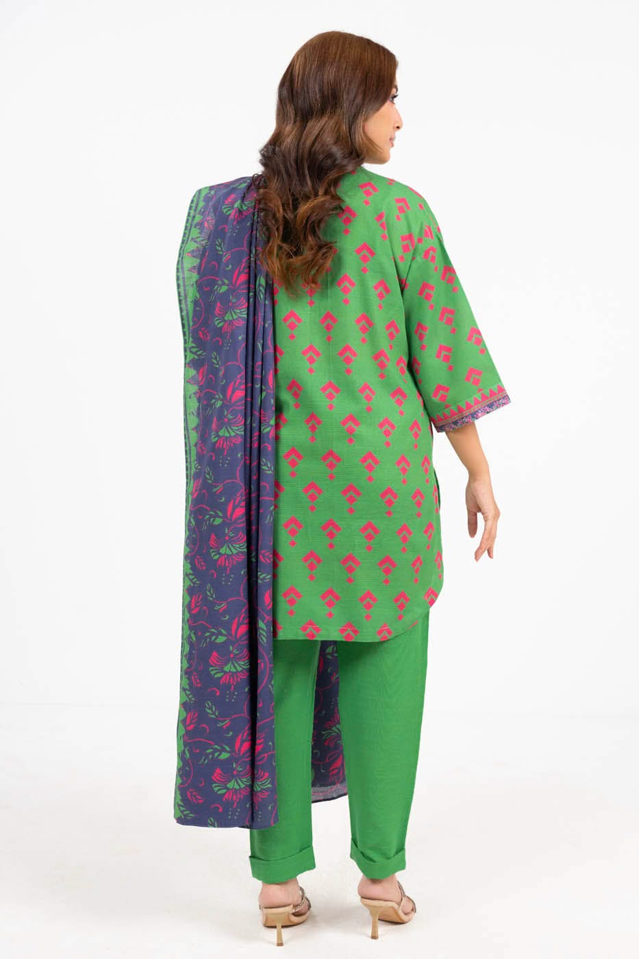 3 Piece Printed Khaddar Suit With Light Khaddar Dupatta