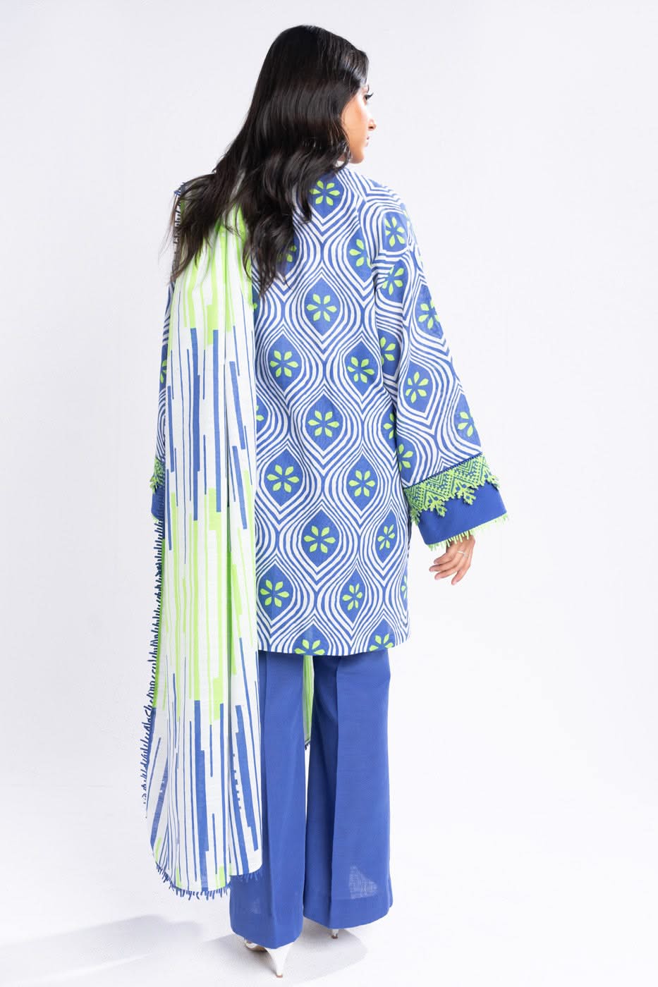 3 Piece Printed Khaddar Suit With Light Khaddar Dupatta