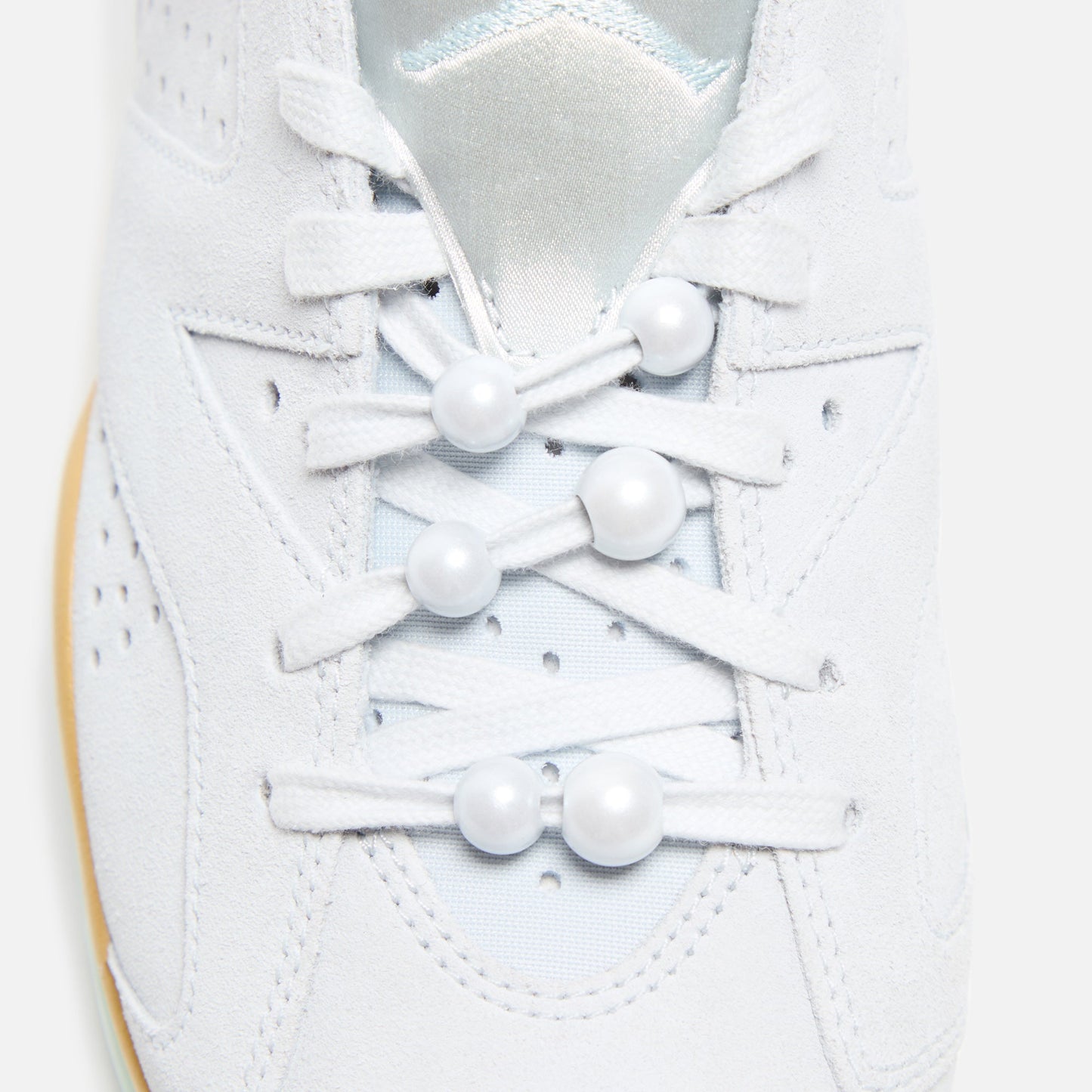 Jordan WMNS Air Jordan 6 Retro - Pure Platinum / Metallic Gold / Coconut Milk / Glacier Blue