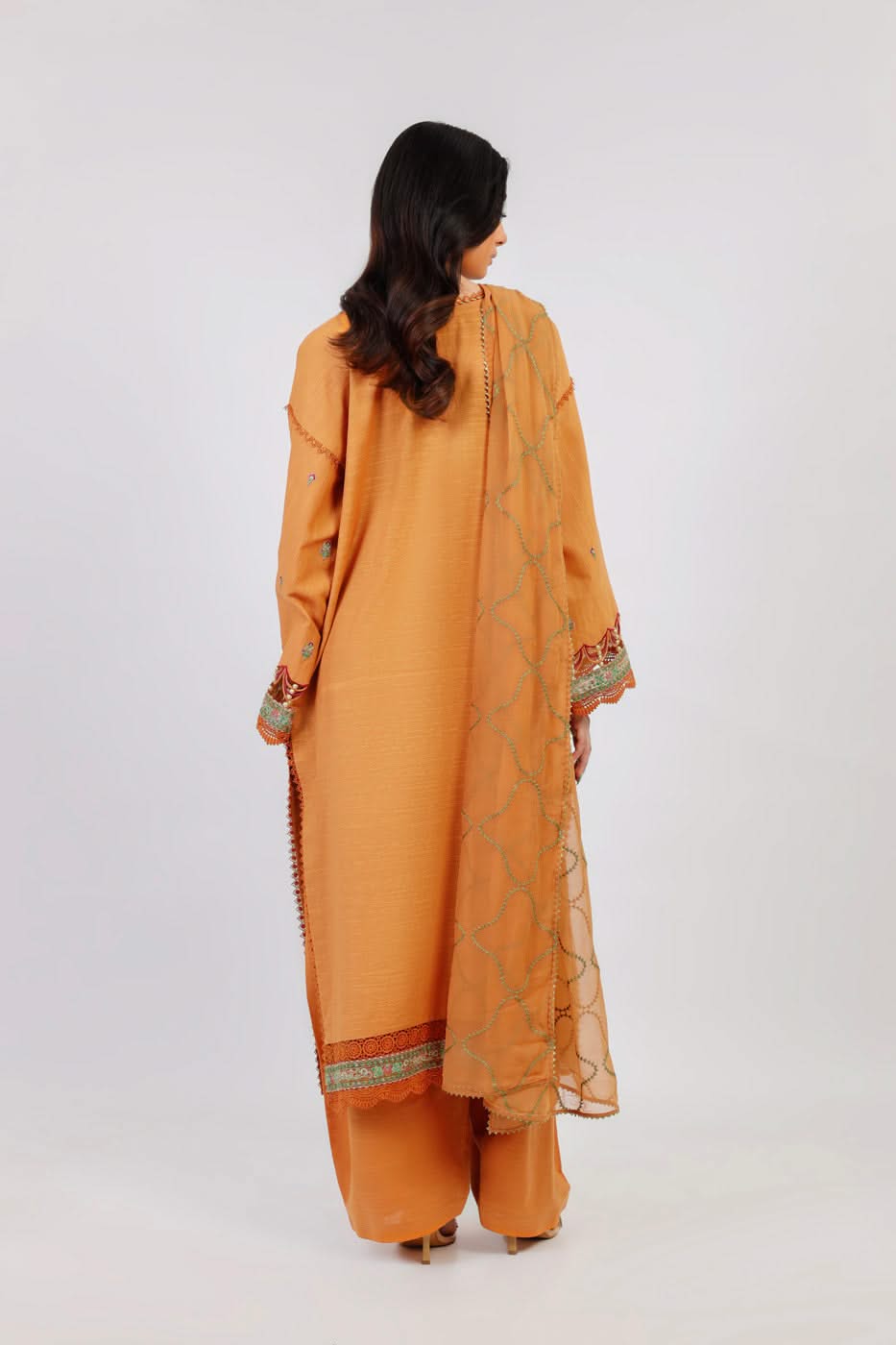 3 Pc Embroidered Khaddar Shirt With Chiffon Dupatta
