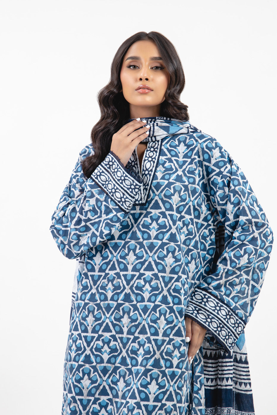 2 Pc Printed Lawn Suit With Silver Lawn Dupatta