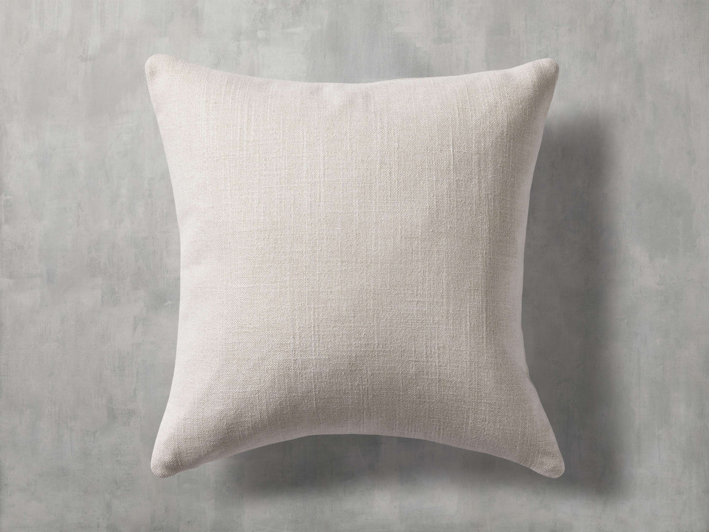 Izzy Pillow