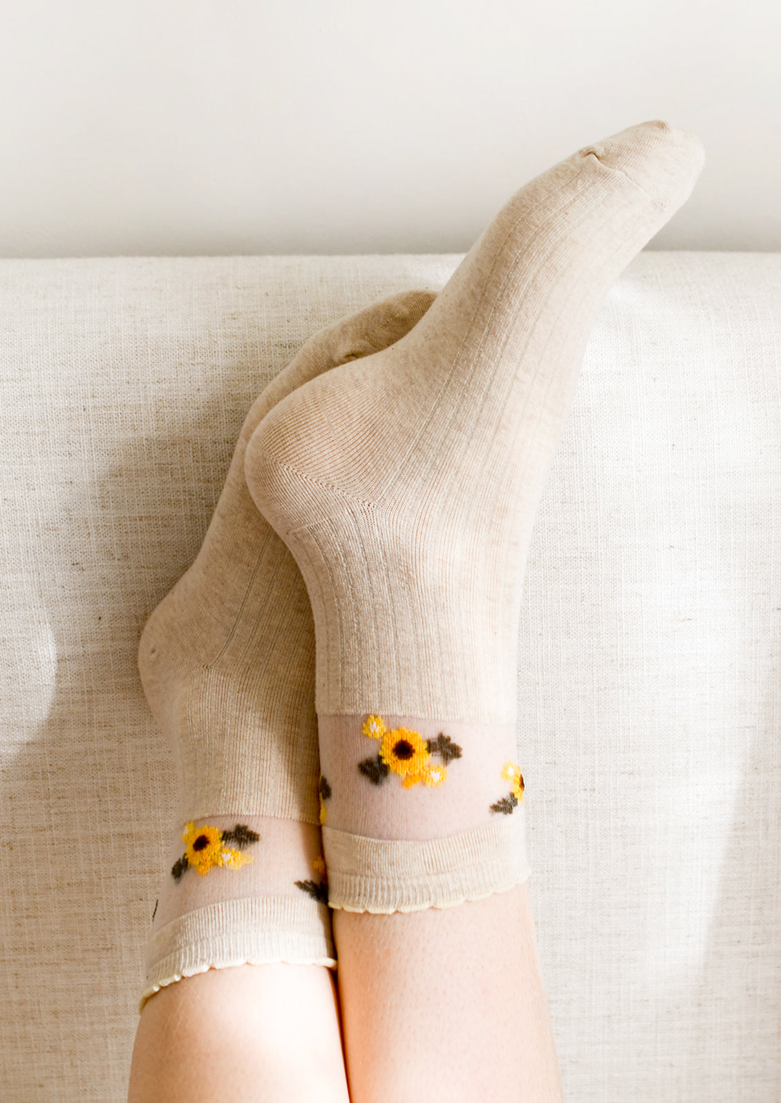 Sheer Floral Trim Socks