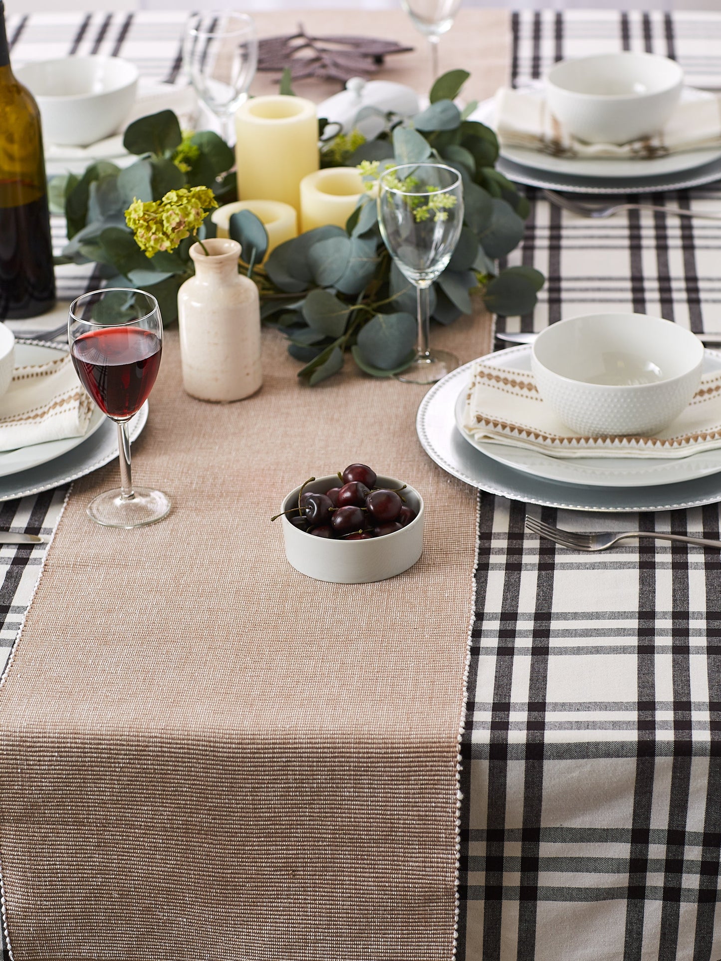 Stone/White 2-Tone Ribbed Table Runner 13X72