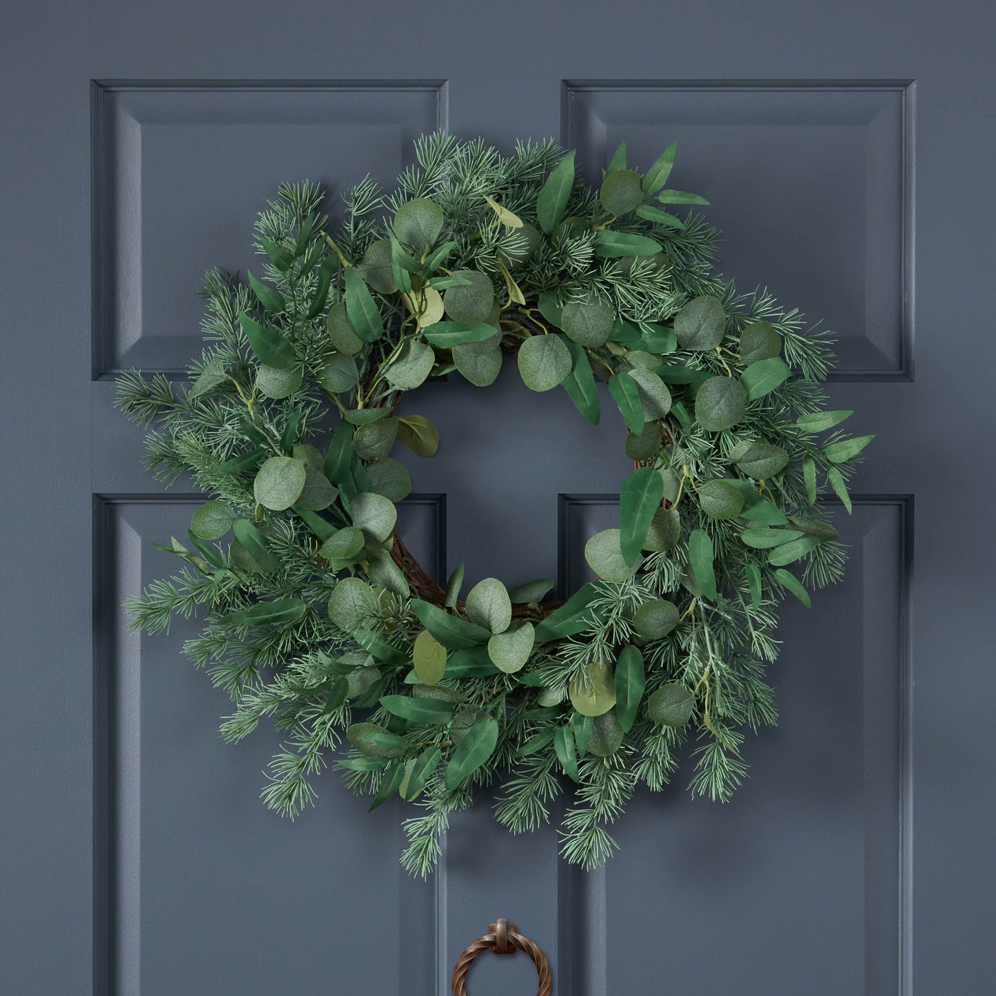 Xorin 24.5-inch Leaves Wreath