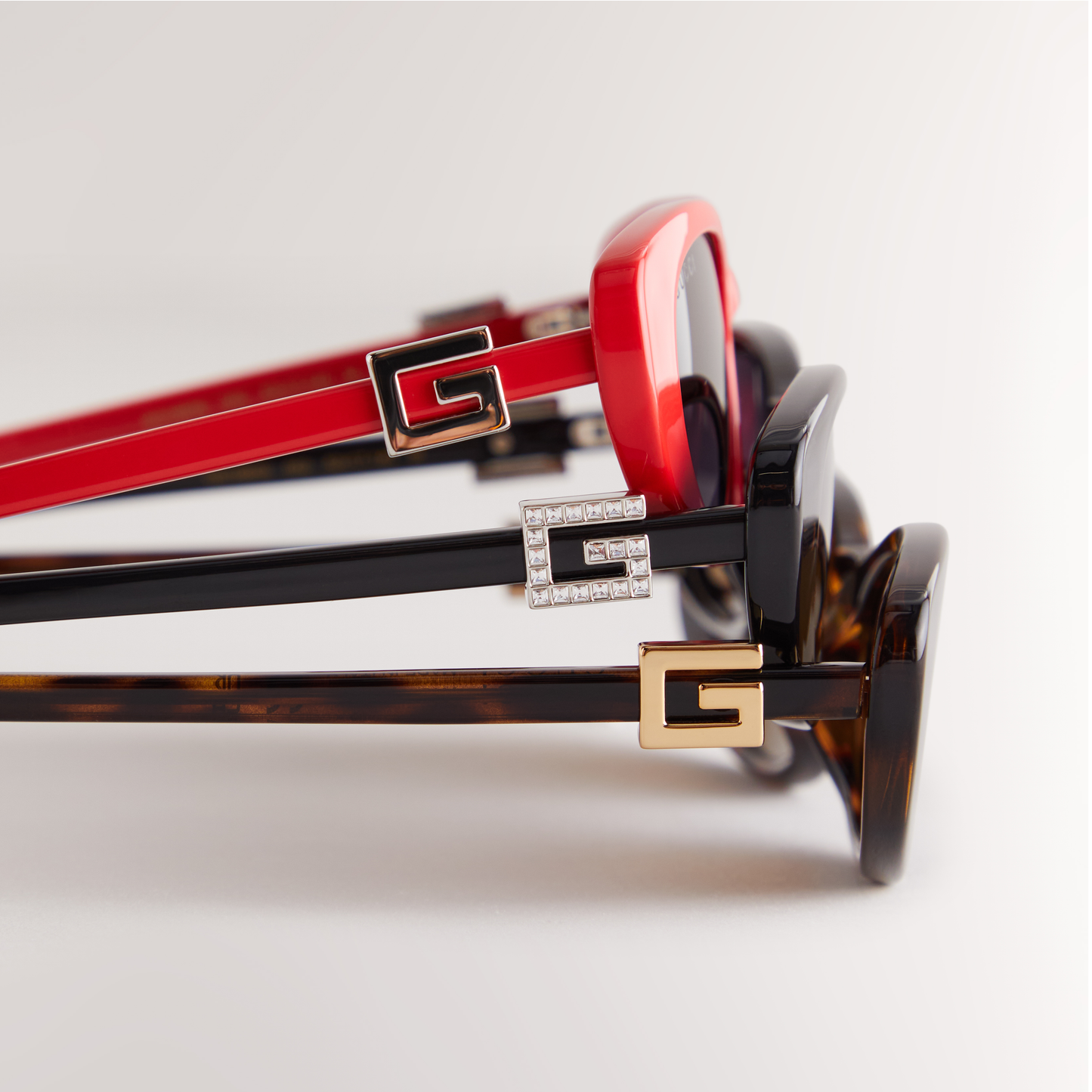 Gucci Oval Injection Frame - Red