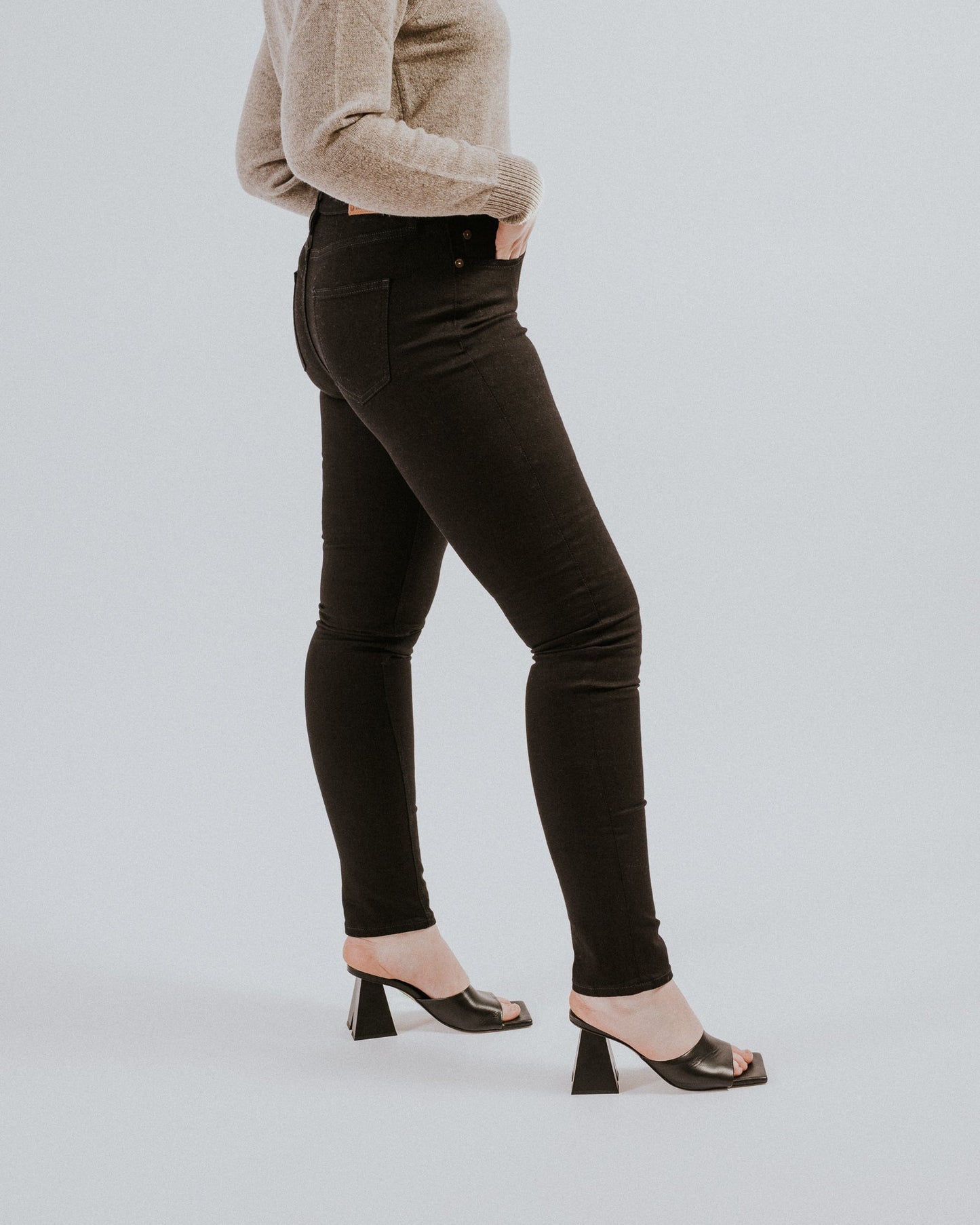 The Dina - Black Stretch