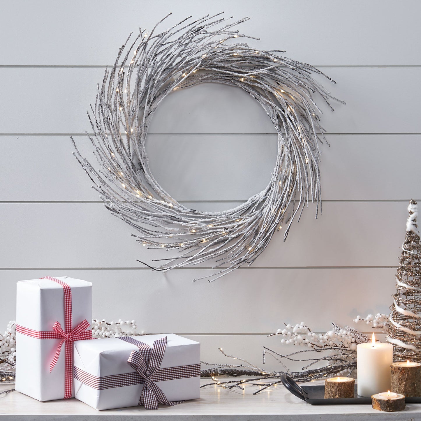 Solto 24" Paper Wreath with LED Lights