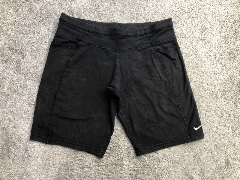 Nike Shorts Mens Medium Black Bermuda Activewear Running Traing Embroidered Logo