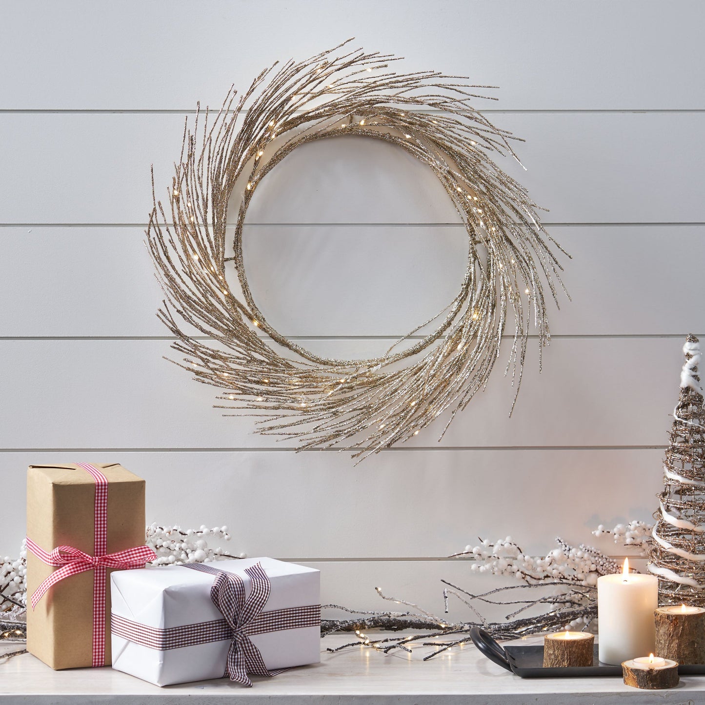 Solto 24" Paper Wreath with LED Lights