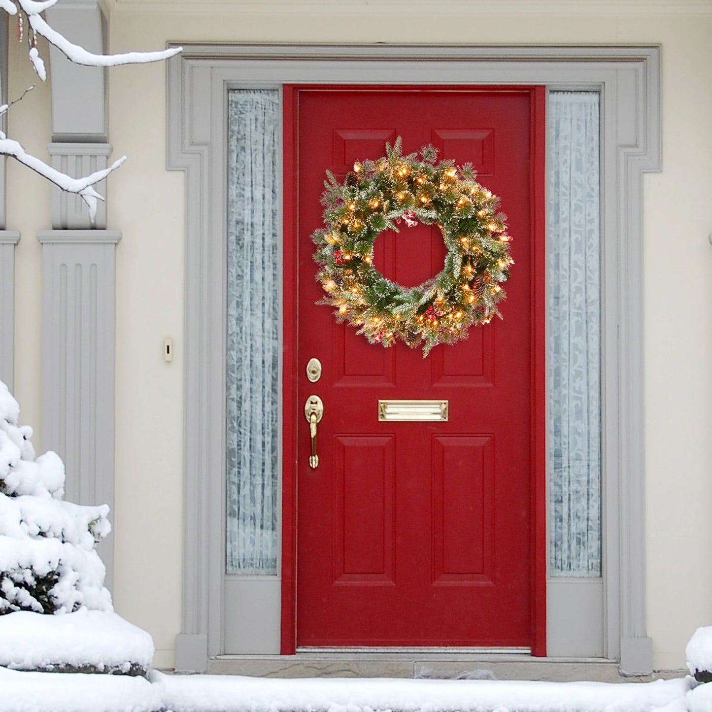 24" Pre-lit Decorated Christmas Wreath with Clear Lights, Pinecones and Red Berries