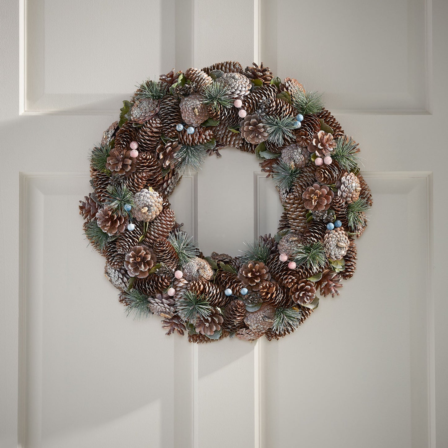Fylia 18.5'' Pine Cone Wreath