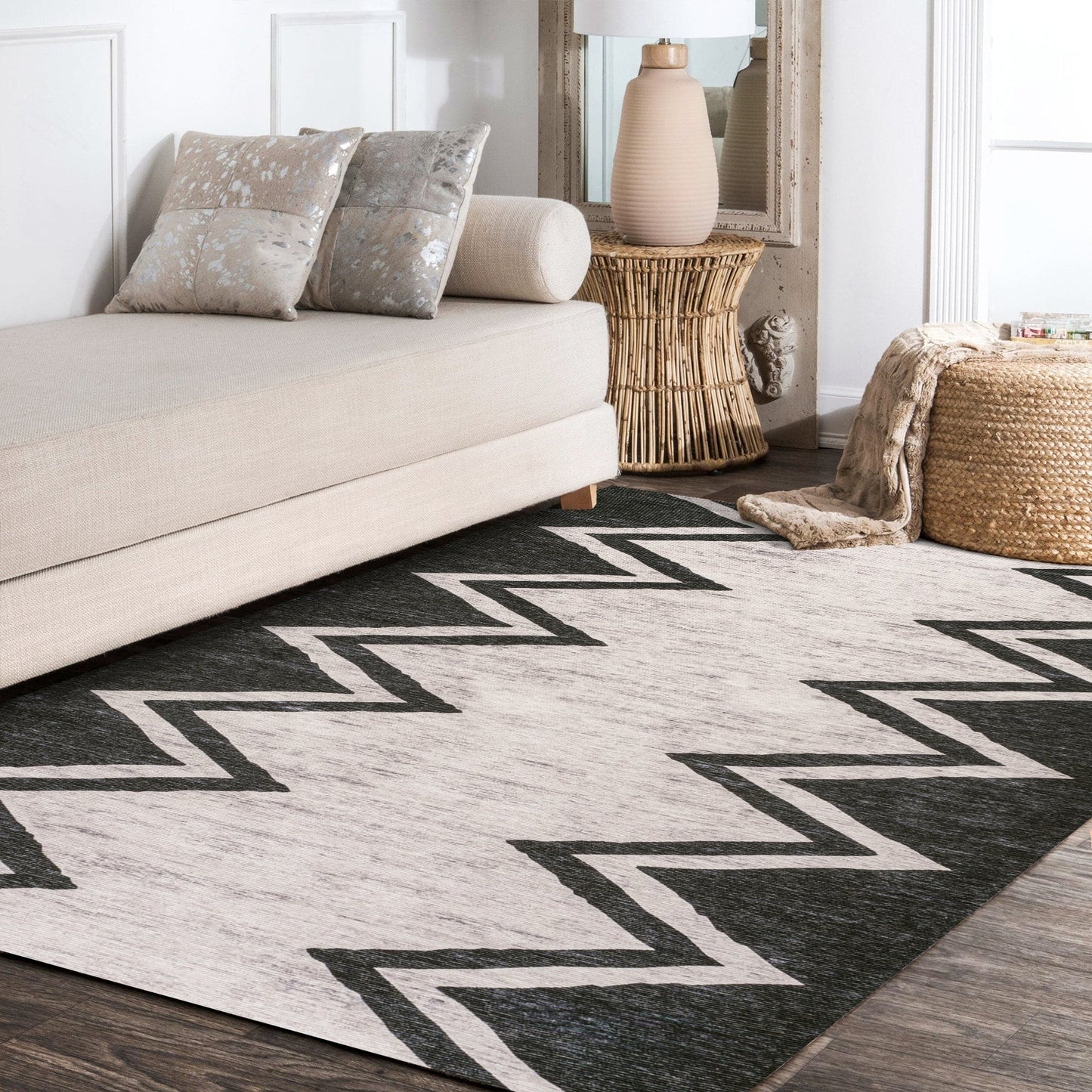 Siksak Modern Chevron Border Machine-Washable Area Rug