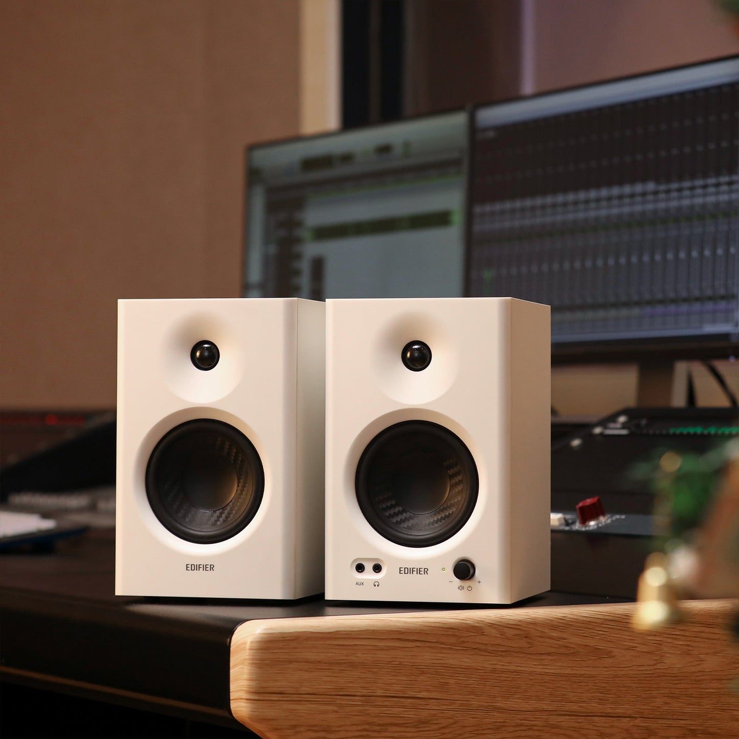 Edifier MR4 Powered Studio Monitor Speakers, 4" Active Near-field Monitor Speaker - White (Pair)