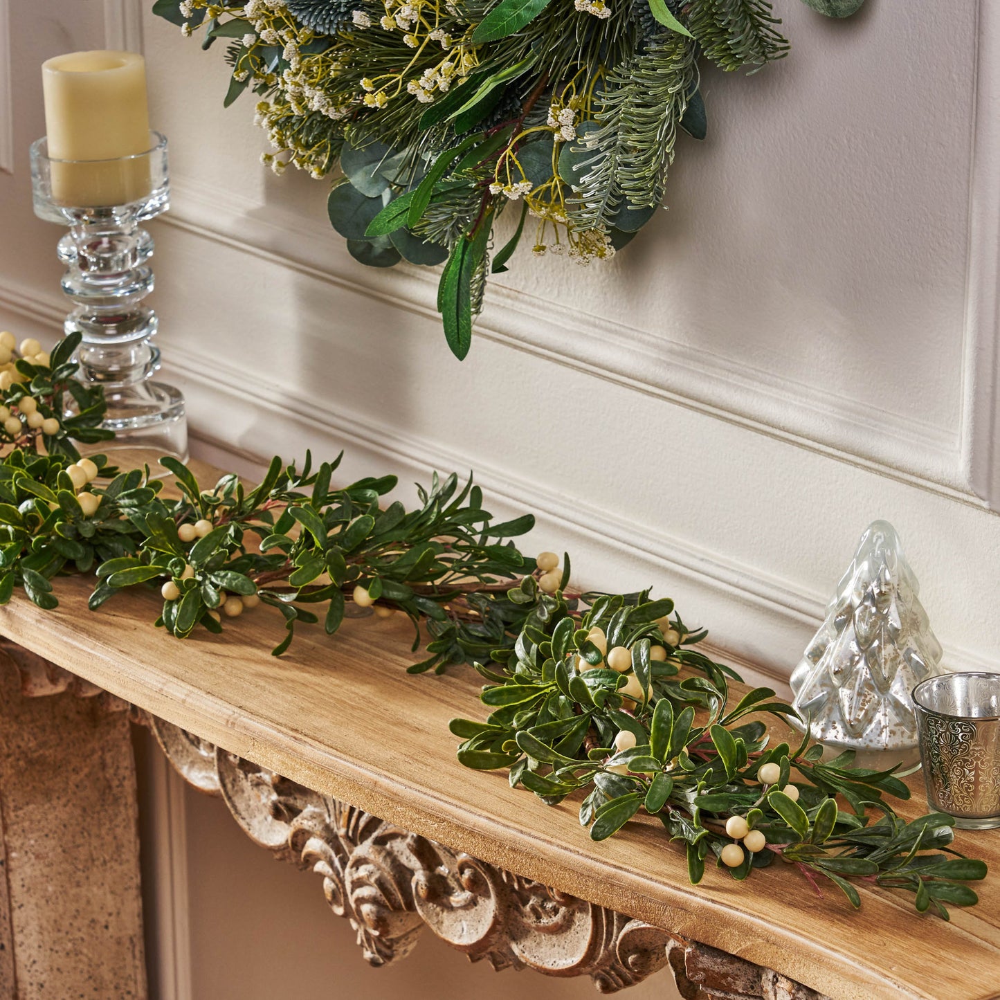Porin 54" Snowberry Garland
