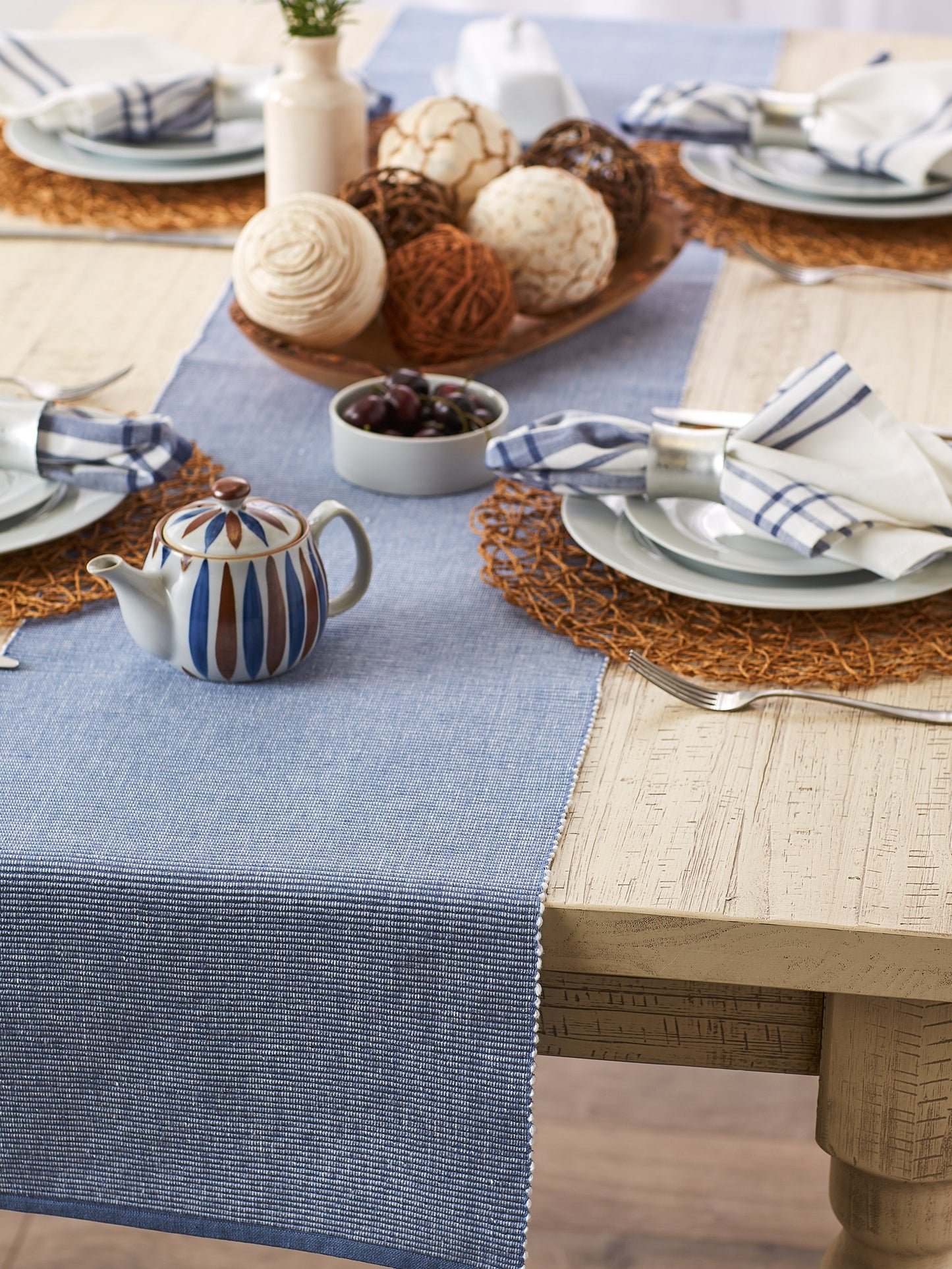 Stonewash Blue/White 2-Tone Ribbed Table Runner 13X108