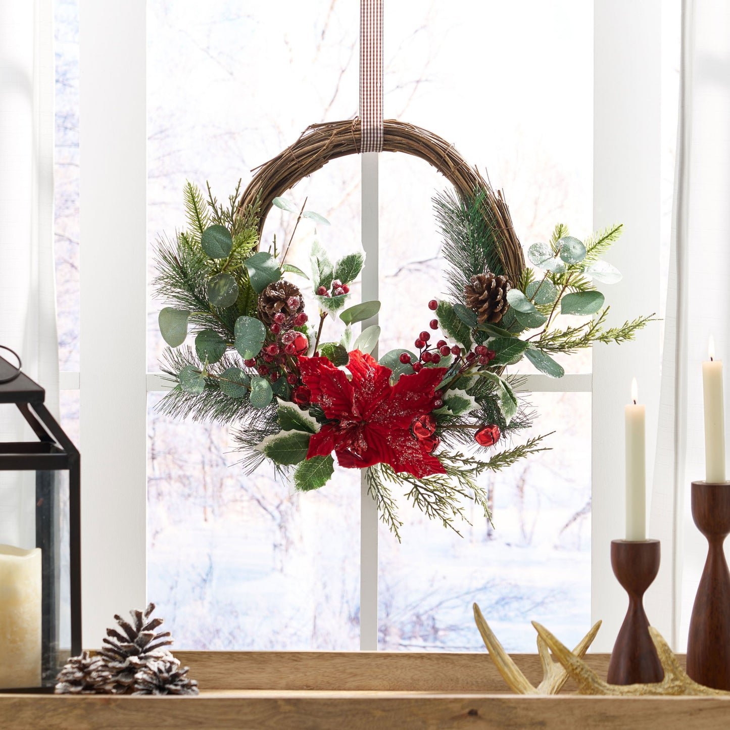 Ulwen 23.5-inch Poinsettia/Berry/Eucalyptus Half Wreath