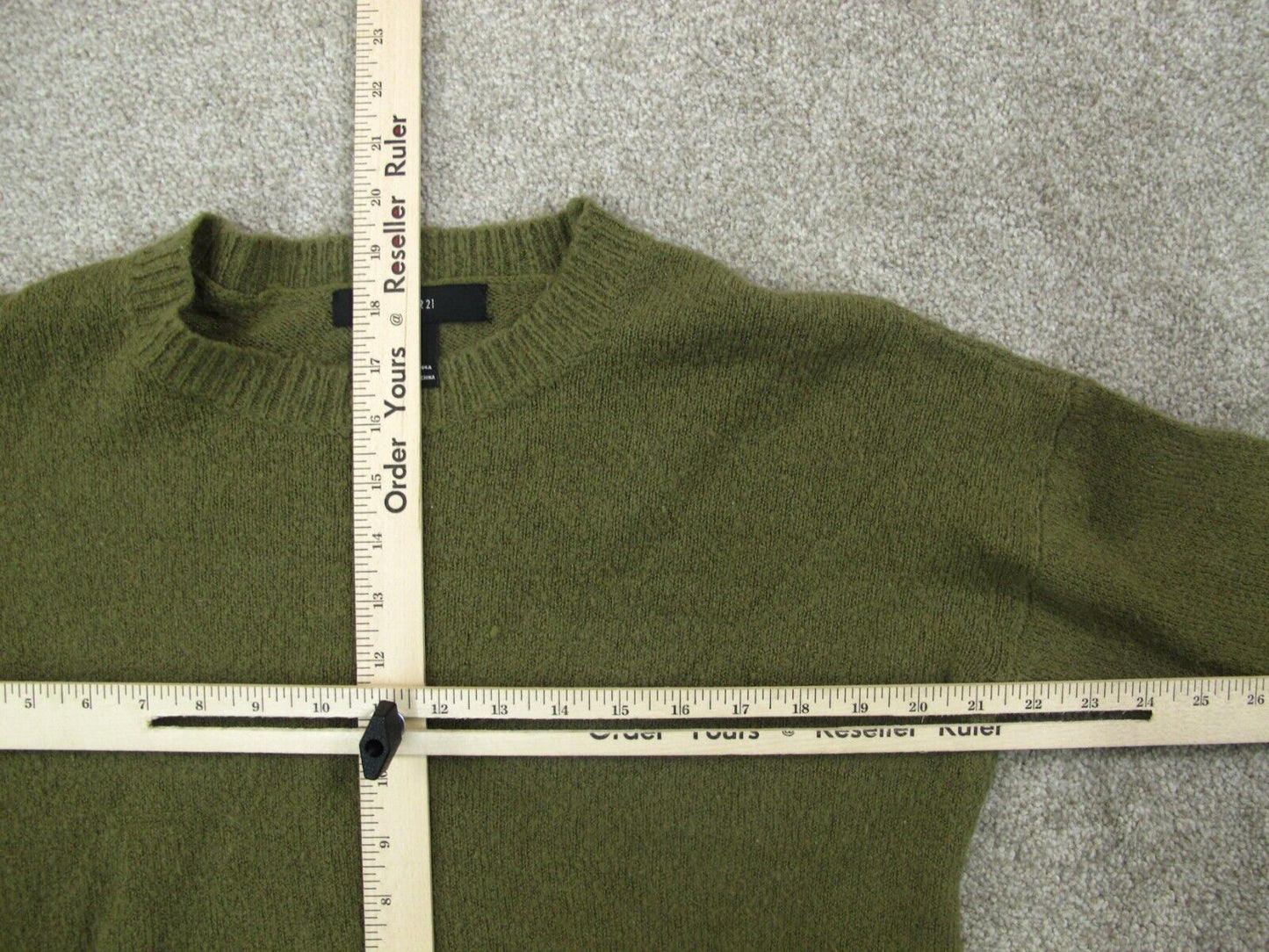 Forever 21 Womens Pullover Knitted Sweater Long Sleeves Olive Green Size Small