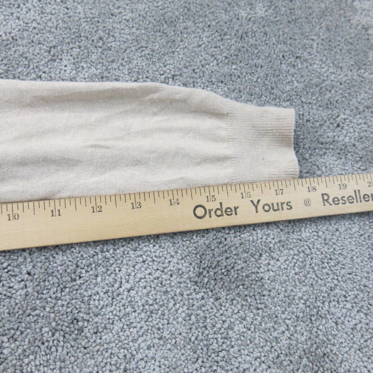 Forever 21 Womens Cardigan Sweater Front Button Long Sleeves Ivory Size Medium
