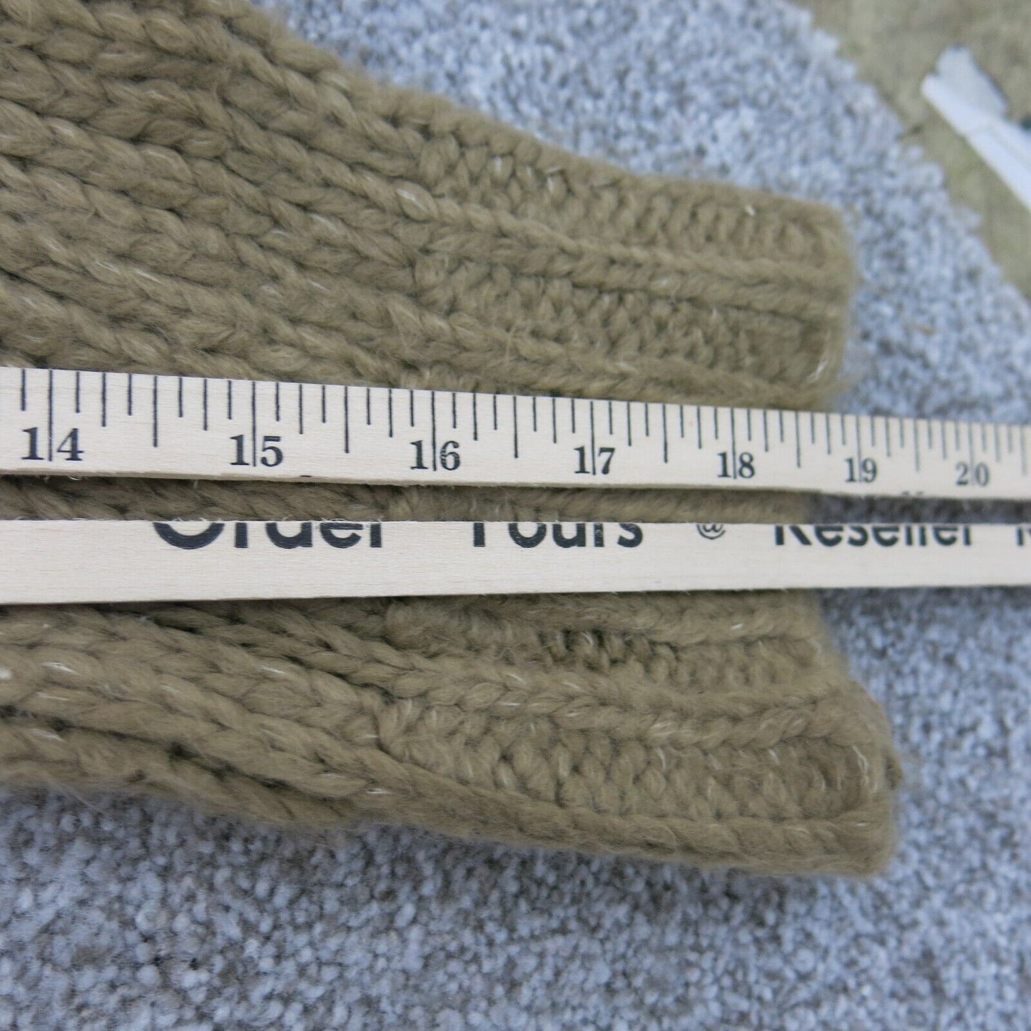 Forever 21 Women Crew Neck Knitted Sweater Long Sleeve Side Slit Khakis SZ Small