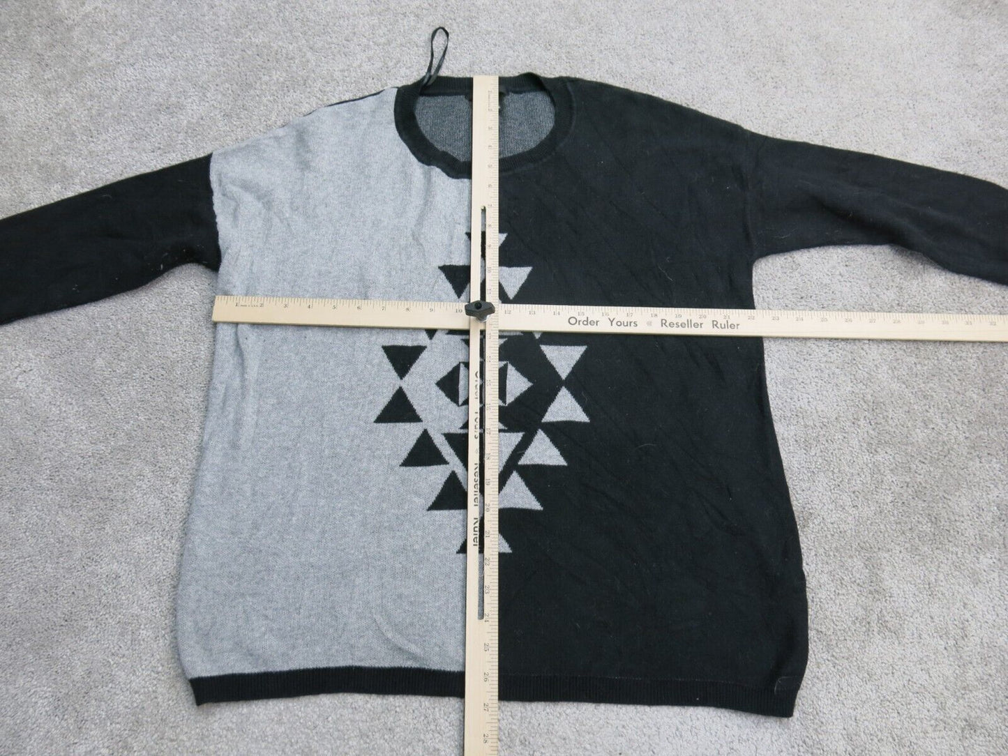 Forever21 Womens Pullover Sweater Crew Neck Long Sleeve Gray Black Size Large