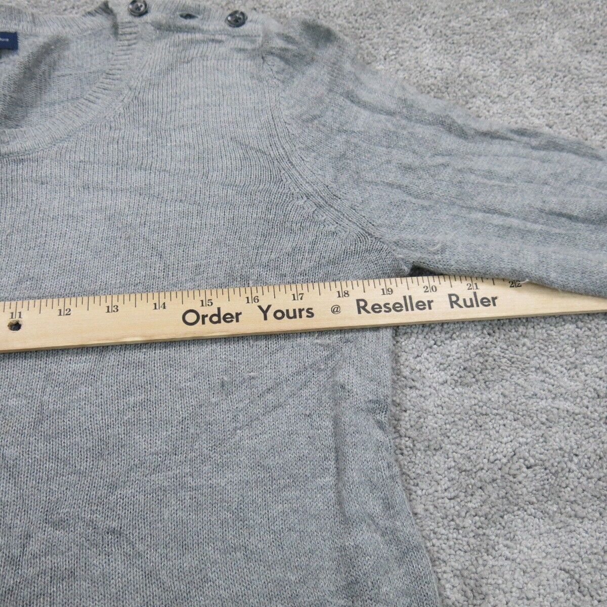 GAP Womens Pullover Knitted Sweater Round Neck Long Sleeves Gray Size Medium