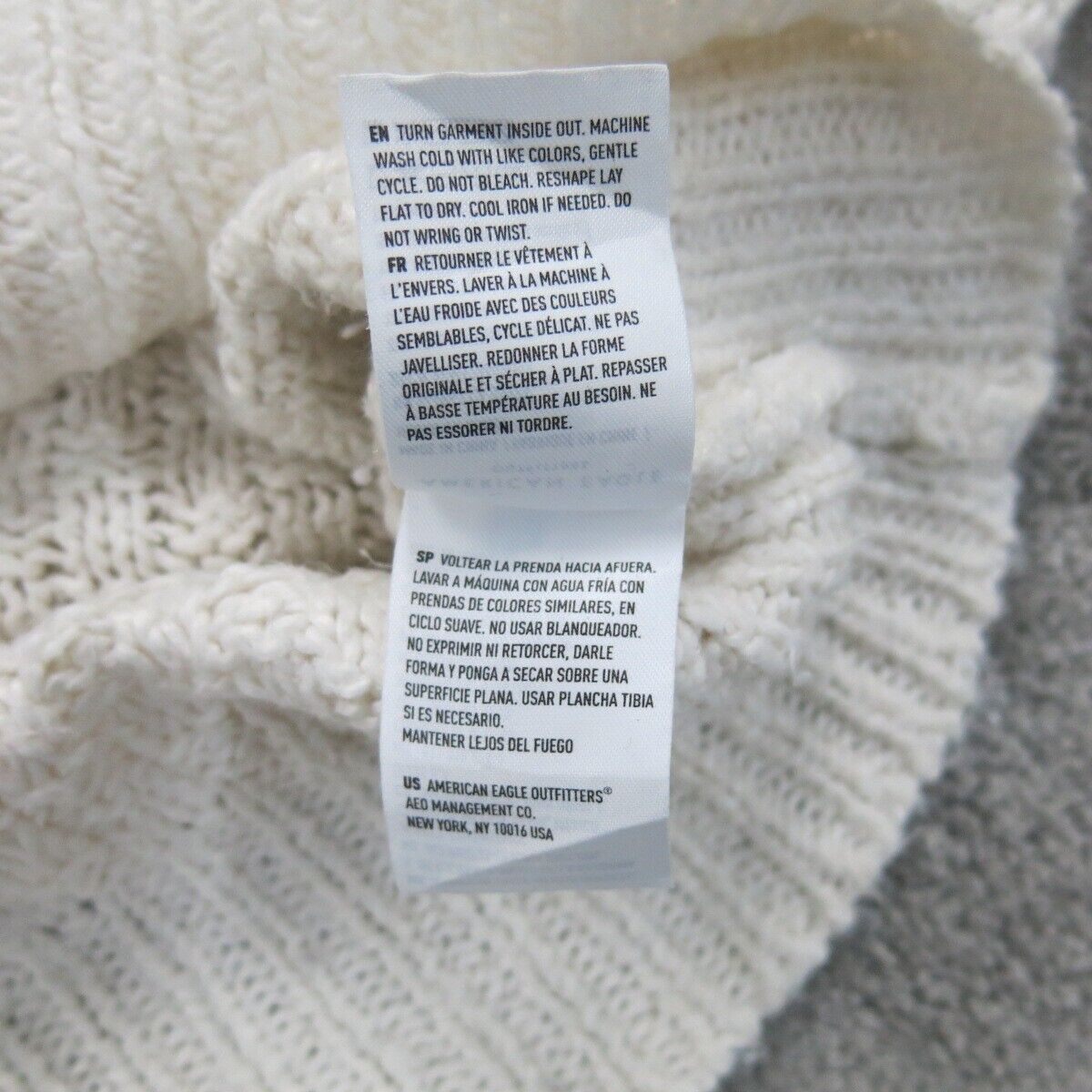 American Eagle Outfitter Womens Pullover Sweater Long Sleeves White Size Large