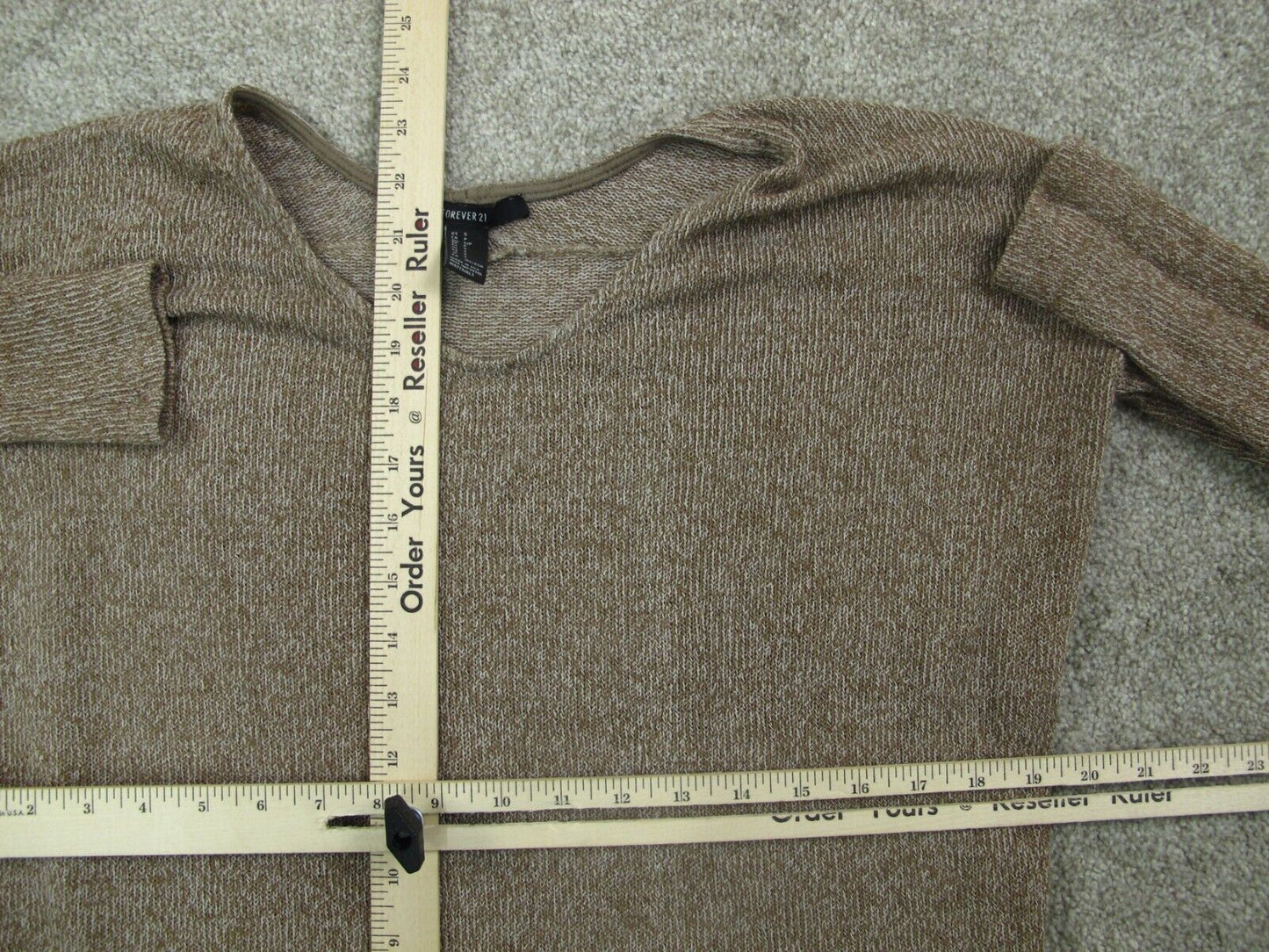 Forever 21 Womens Knitted Sweater Long Sleeves V Neck Khaki Size Small