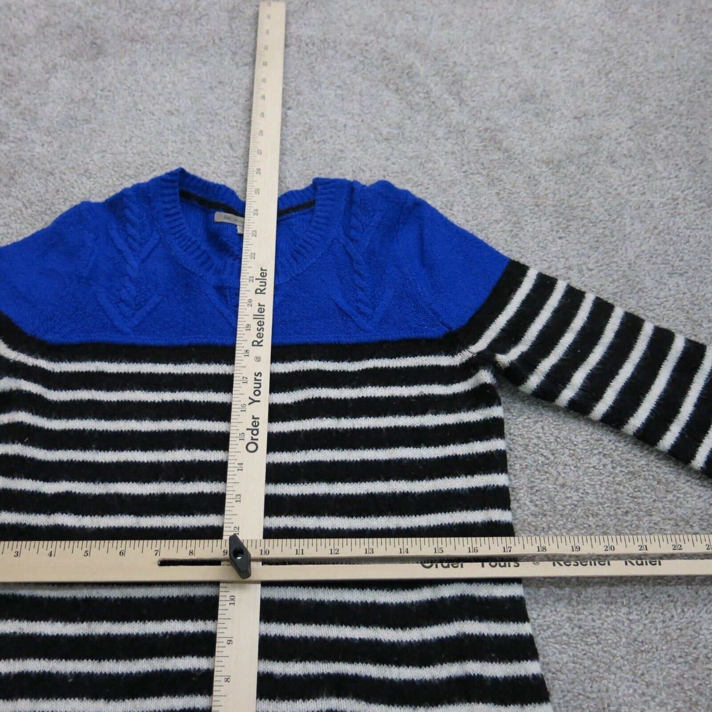Gap Womens Striped Pullover Sweater Crew Neck Long Sleeves Black White Blue Sz M