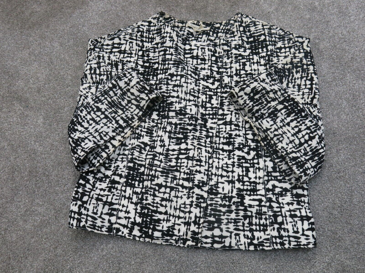 Kenneth Cole Womens Blouse Top Flare Sleeves Crew Neck Black White Size 4