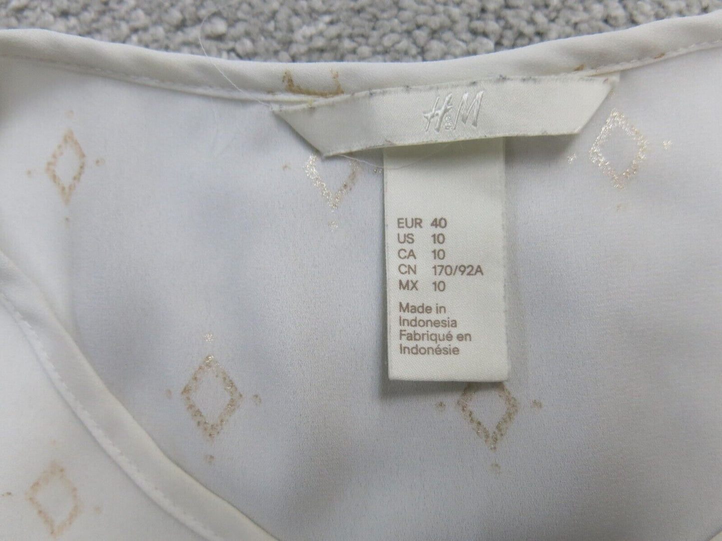 H&M Womens Blouse Top Long Sleeves Side Slit Crew Neck Pullover White Size 10