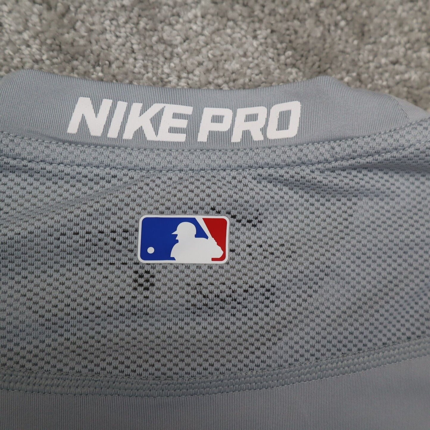 Nike Athletics T-Shirt Youth Boys Small Gray Long Sleeves Dri Fit Sports T-Shirt