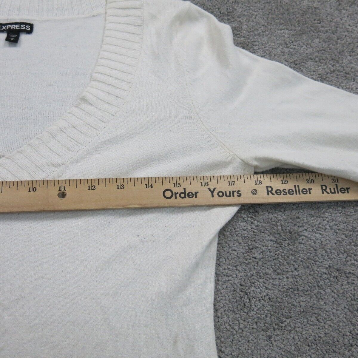 Express Womens Pullover Sweater Knitted V Neck Long Sleeves White Size Medium