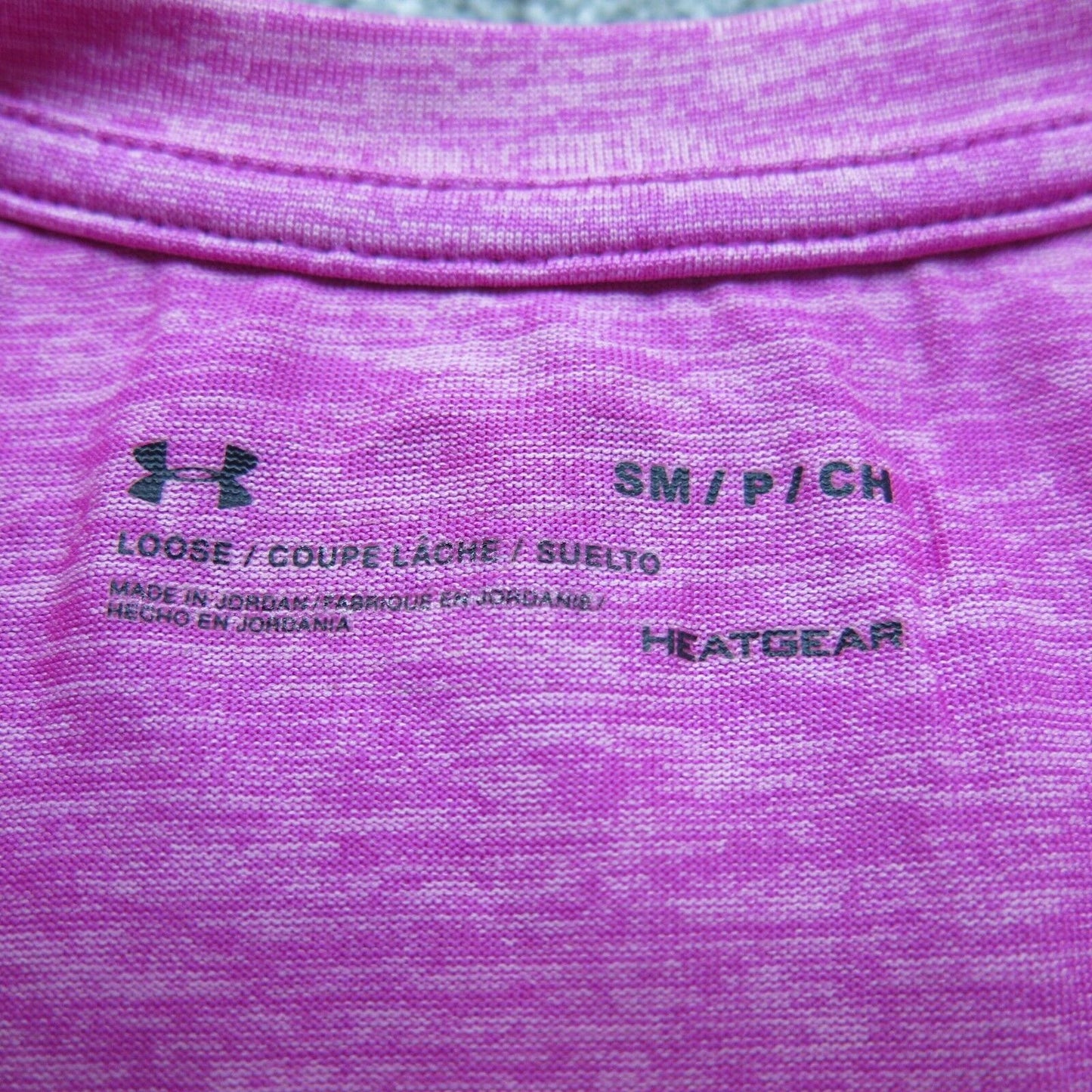 Under Armour Tee Mens Heather Purple Size Small Heatgear Loose Short Sleeve Logo