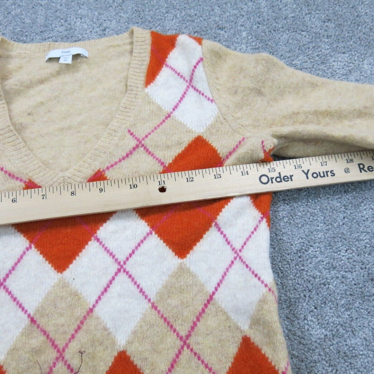 Gap Womens Pullover Knitted Argyle Sweater V Neck Long Sleeve Tan Red Size XS