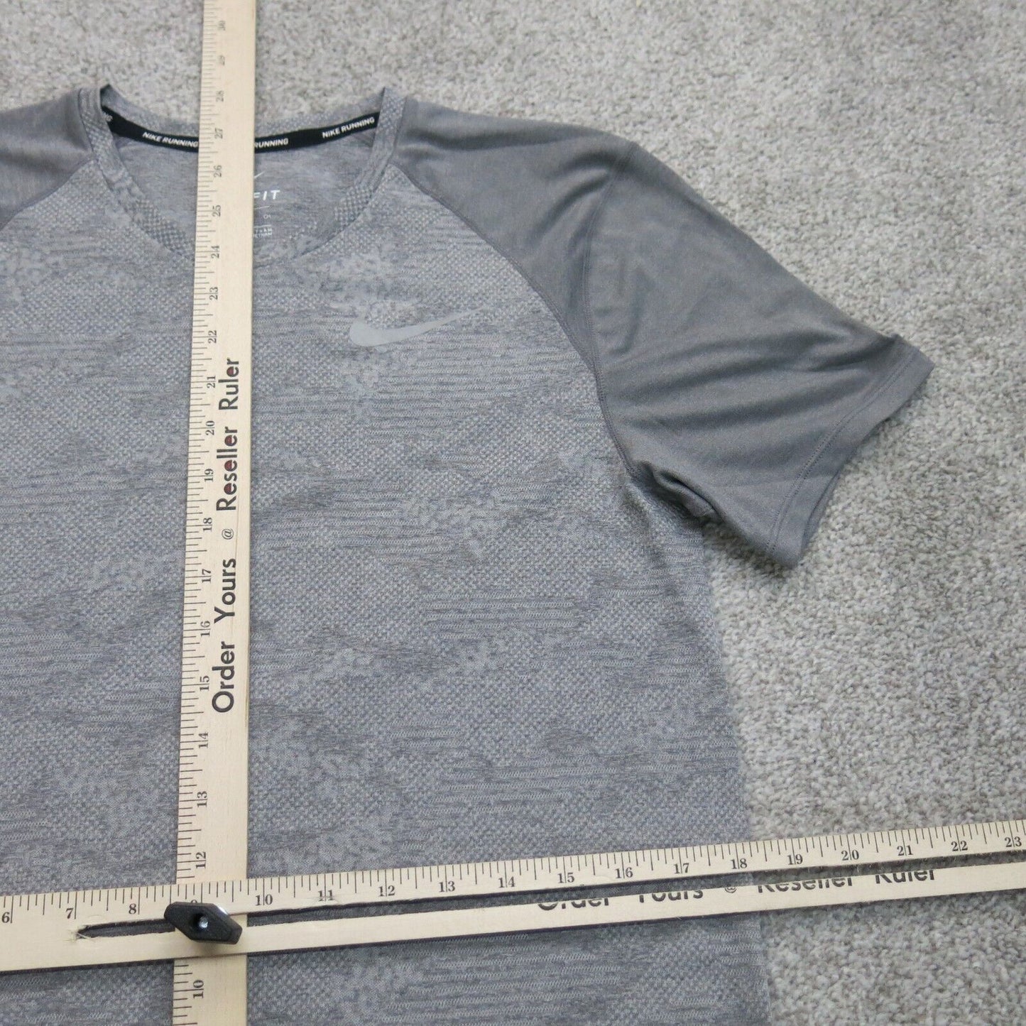 Nike Mens Dri Fit Pullover T Shirt Crew Neck Short Sleeve Gray Size Small