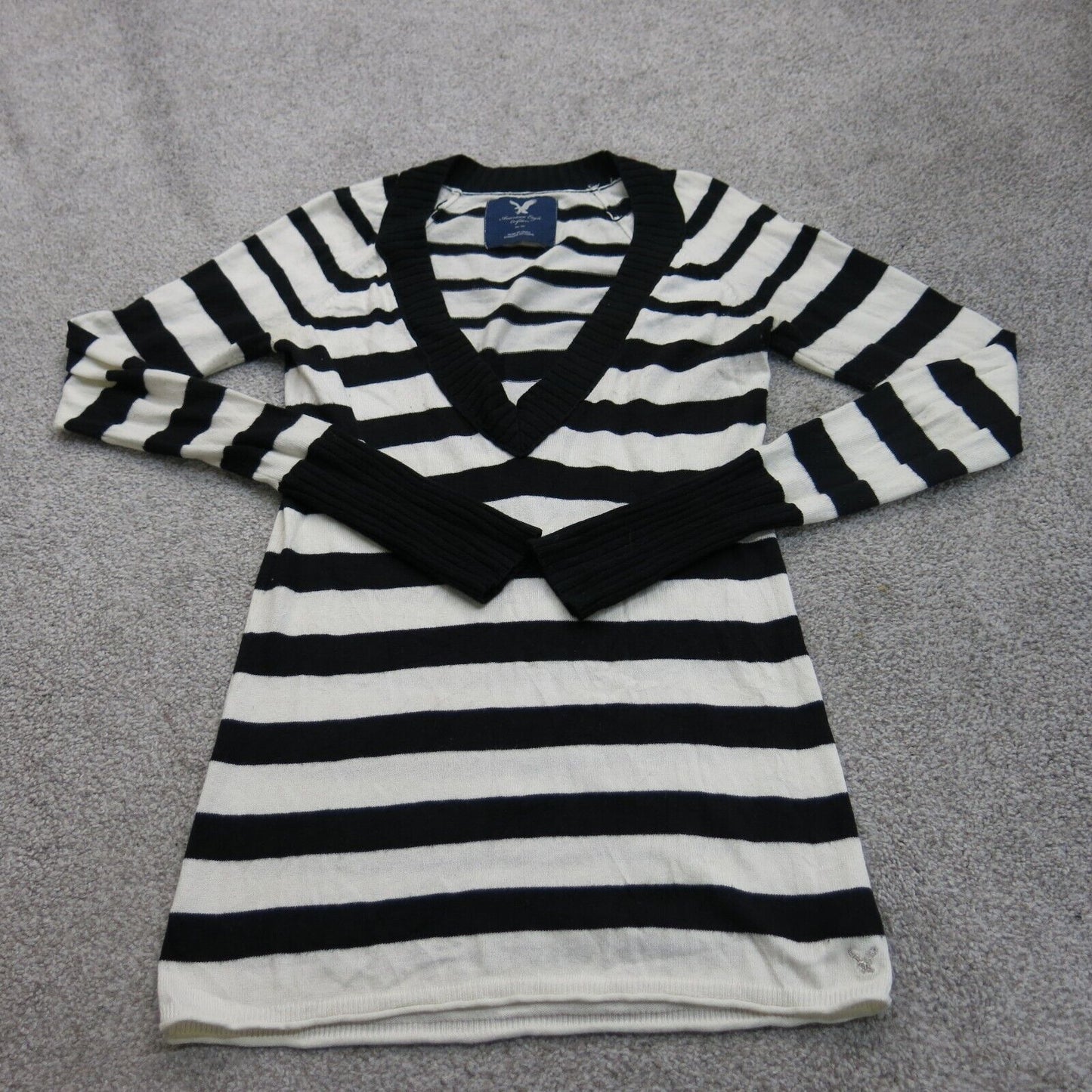 American Eagle Womens Pullover Sweater V Neck Striped White Black Size Medium