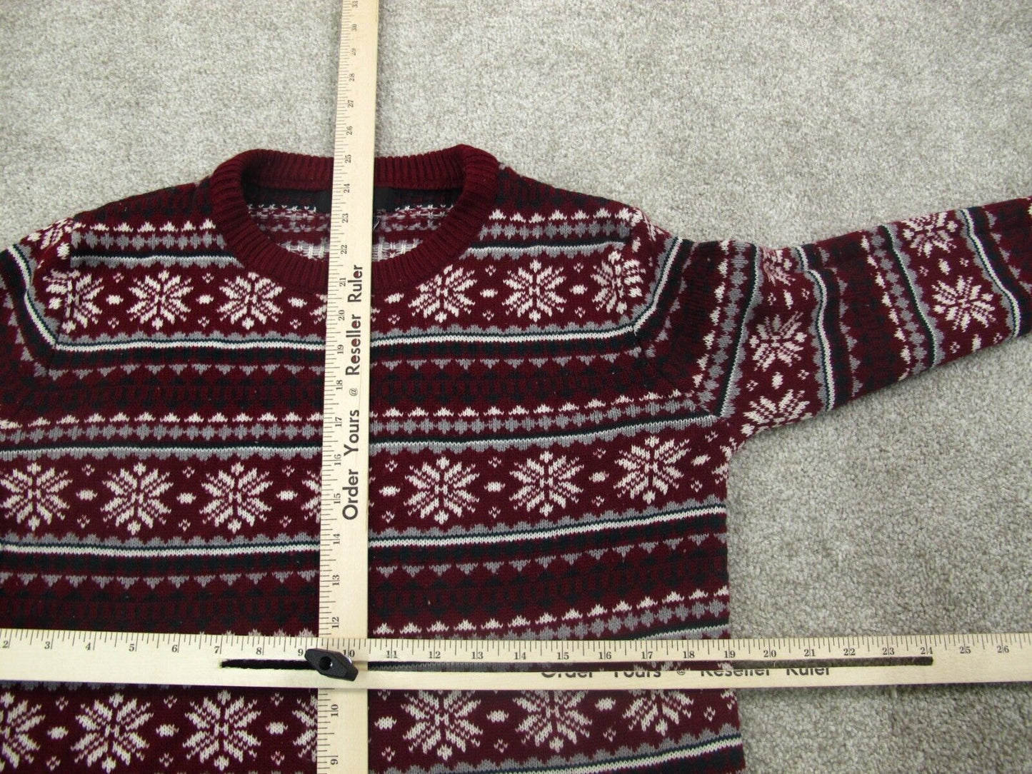 Forever 21 Womens Christmas Sweater Long Sleeves Pullover Red White Size Medium