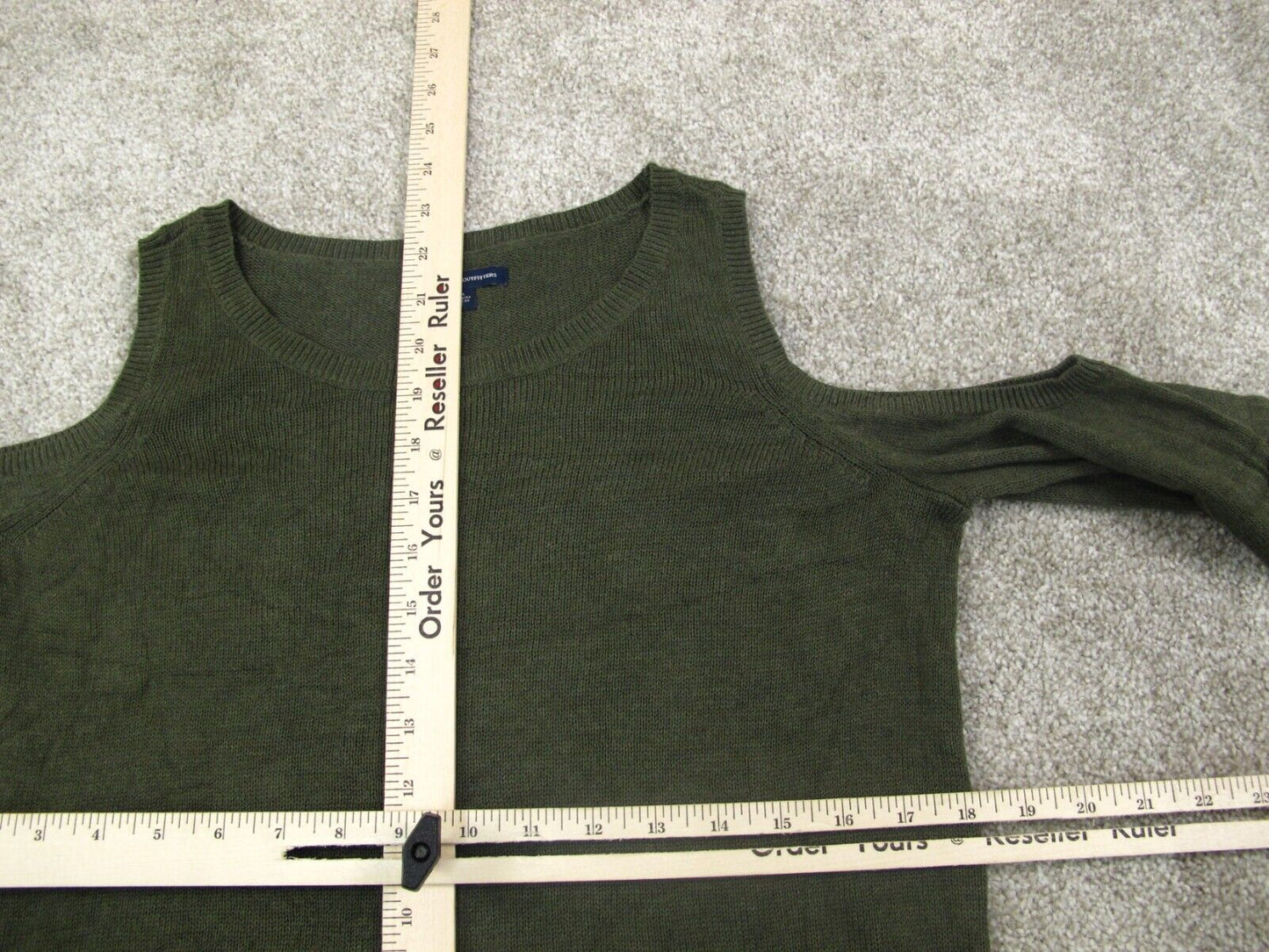 American Eagle Outfitter Womens Pullover Sweater Long Sleeves Olive Green Size M
