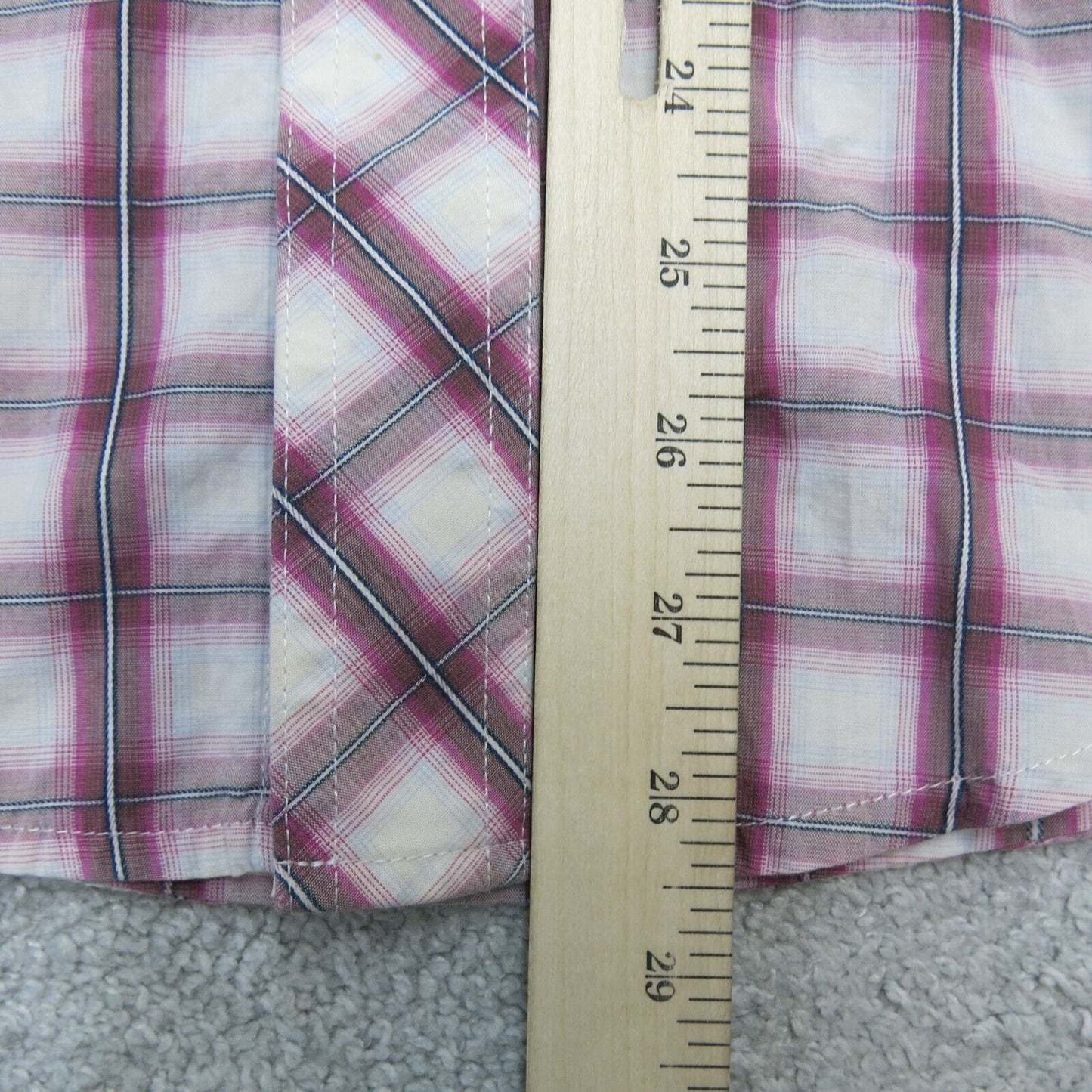 Wrangler Mens Button Up Shirt Plaid Pockets Long Sleeve Pink White Size Medium