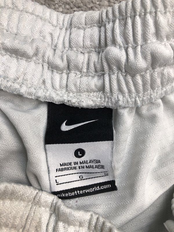 Nike Shorts Mens Large White Bermuda Activewear Running Sports Swoosh Logo