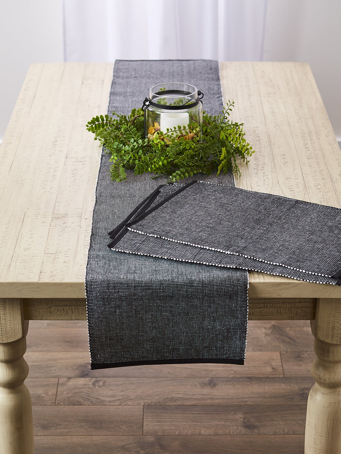 Black/White 2-Tone Ribbed Table Runner 13X72