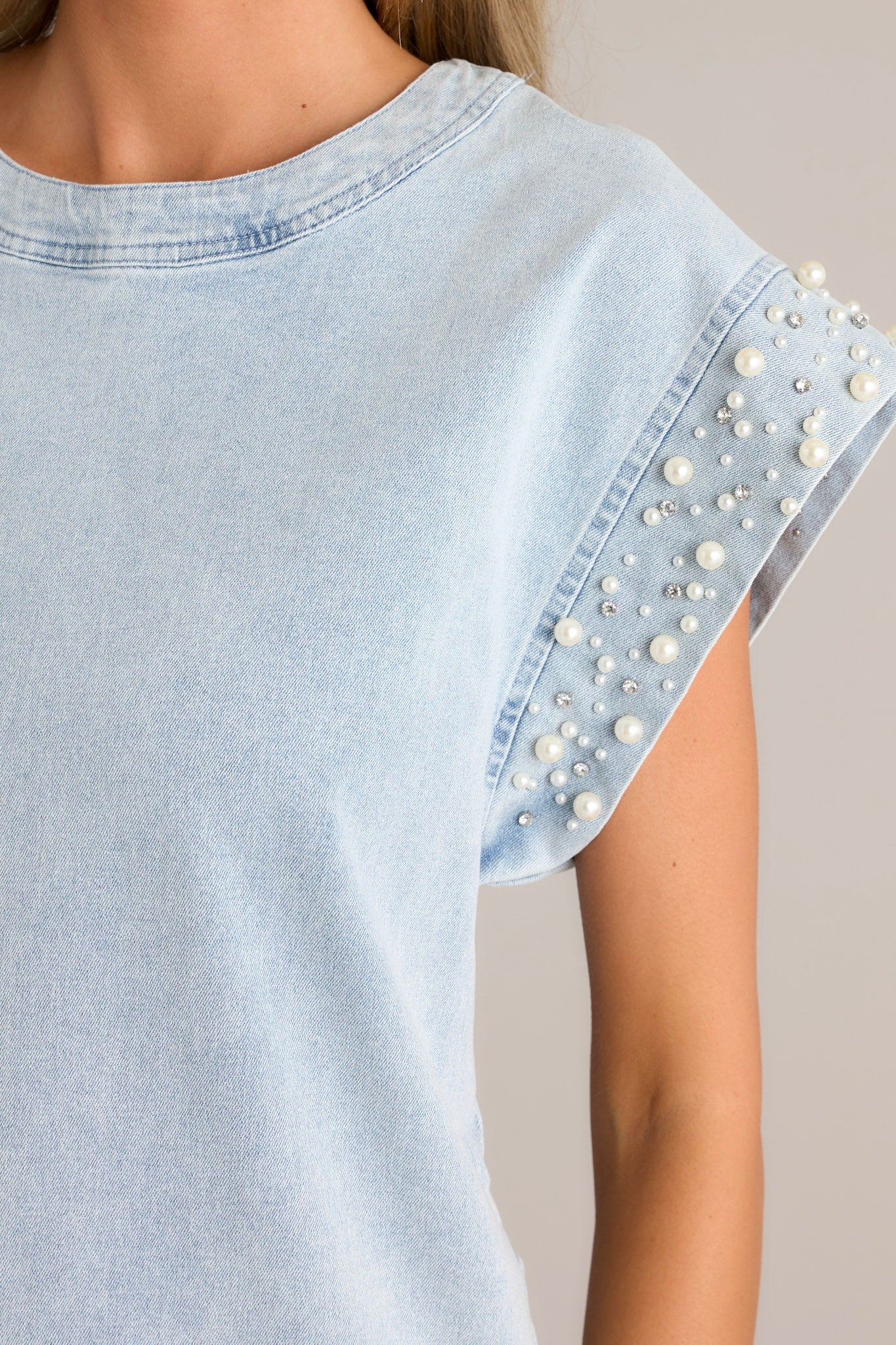 Purely Posh Light Wash Cap Sleeve Mini Dress