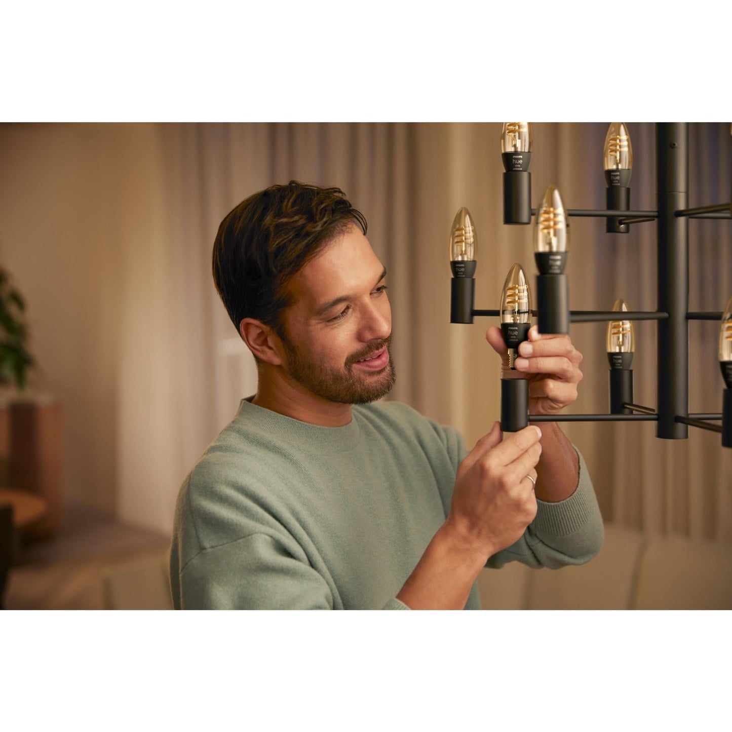 Philips Hue White Ambience Filament E14 Bluetooth Bulb