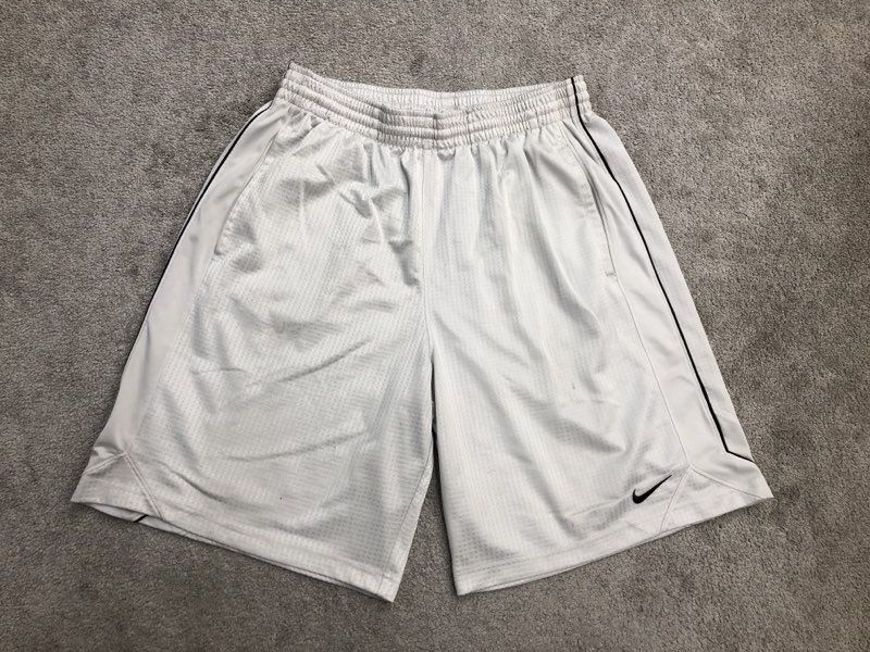 Nike Shorts Mens Large White Bermuda Activewear Running Sports Swoosh Logo