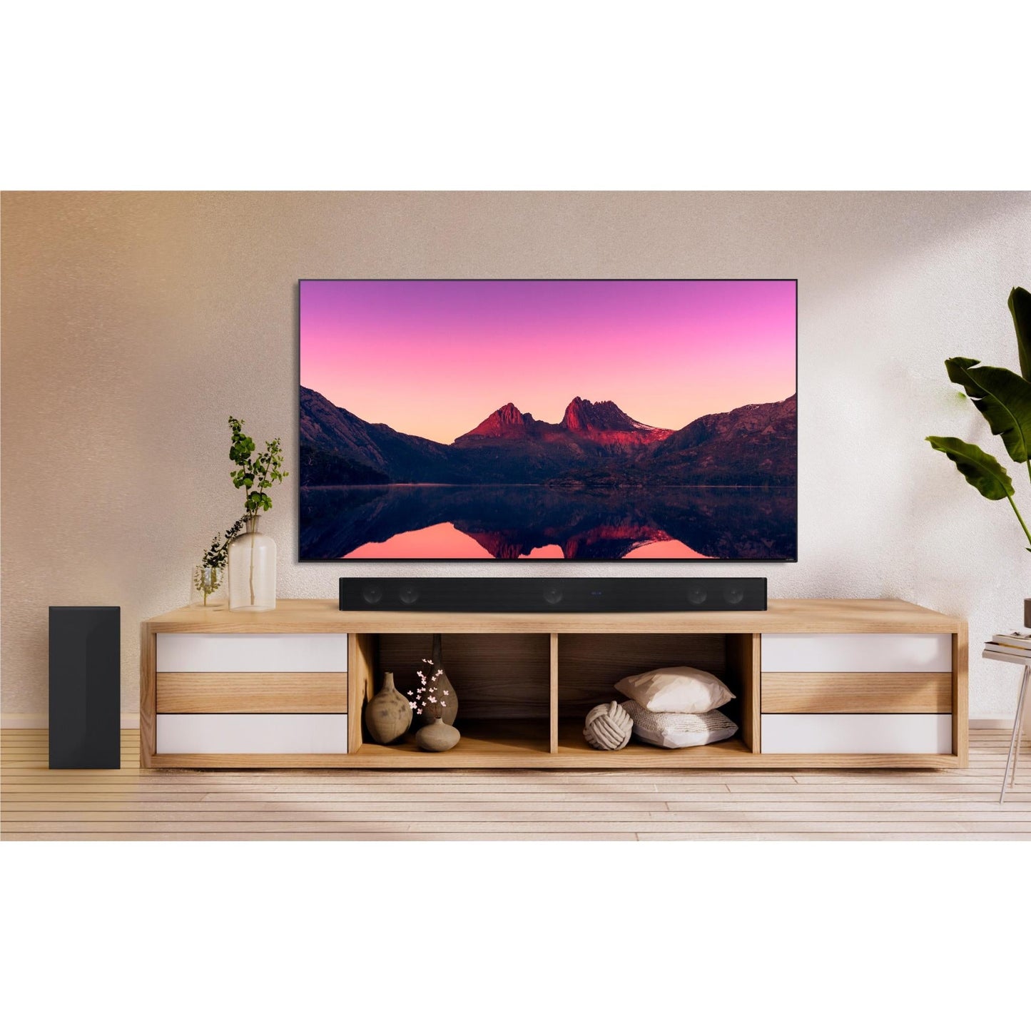 LG SH7Q 800W 5.1 Channel Dolby Digital Soundbar with Wireless Subwoofer